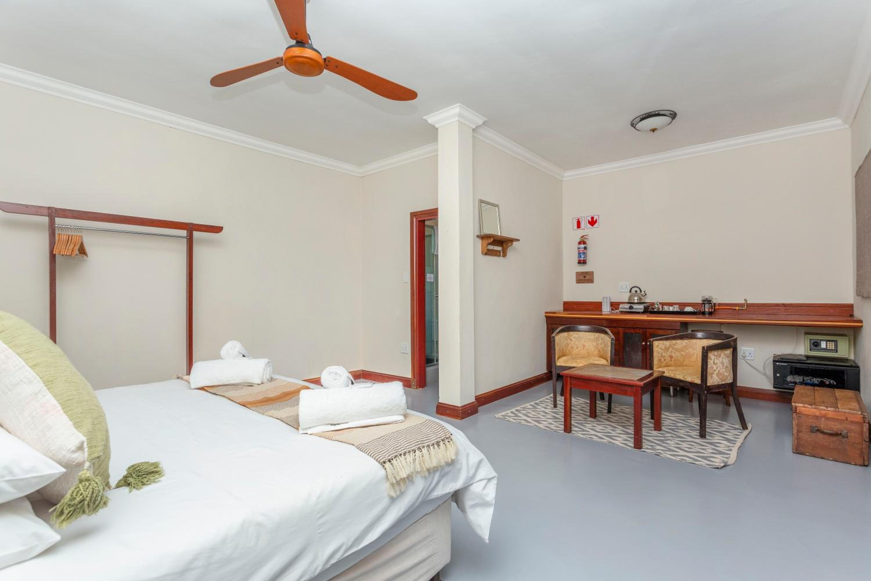 King Room with Balcony photo 3