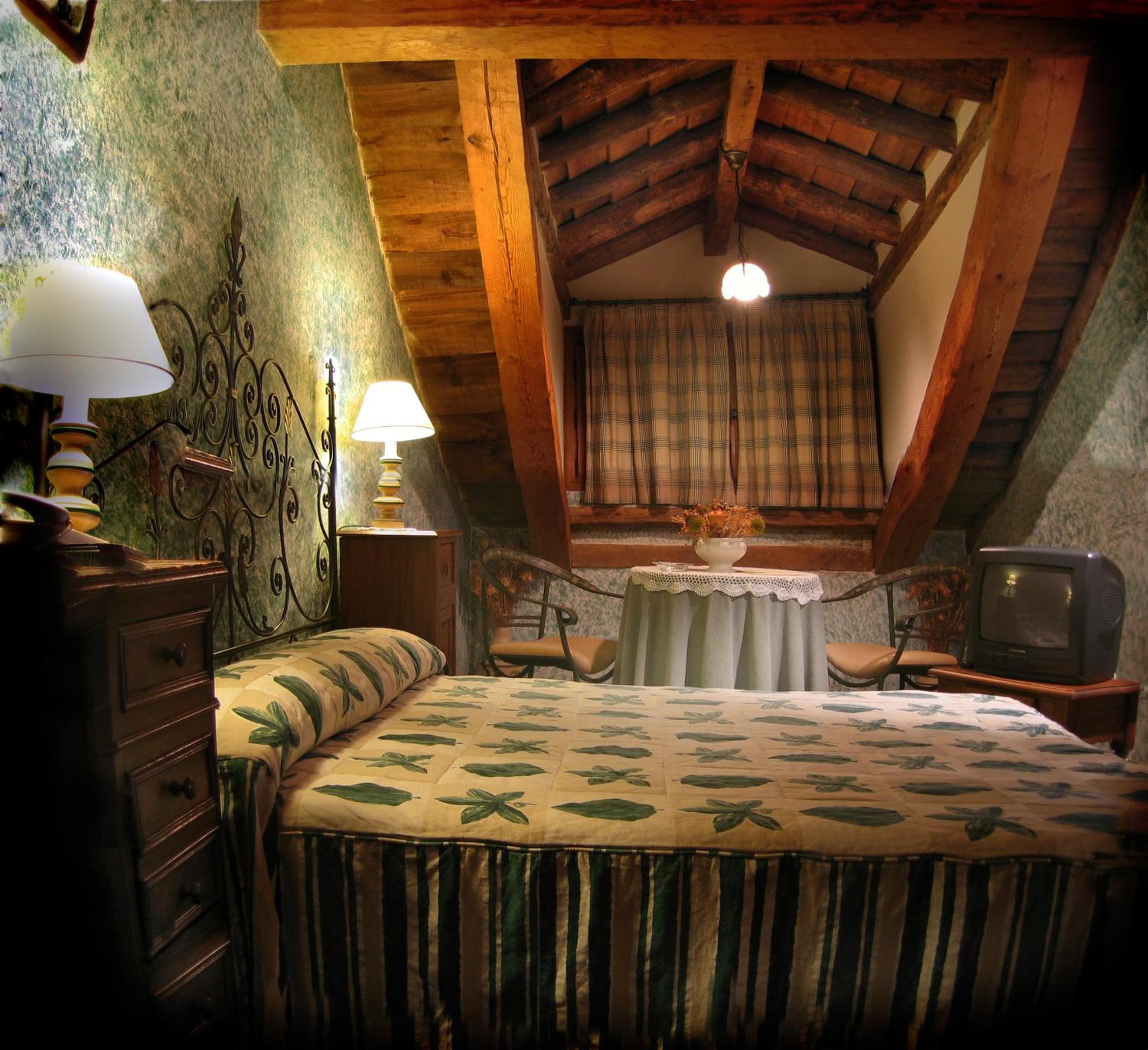 Double Room with Spa Bath - Photo 1