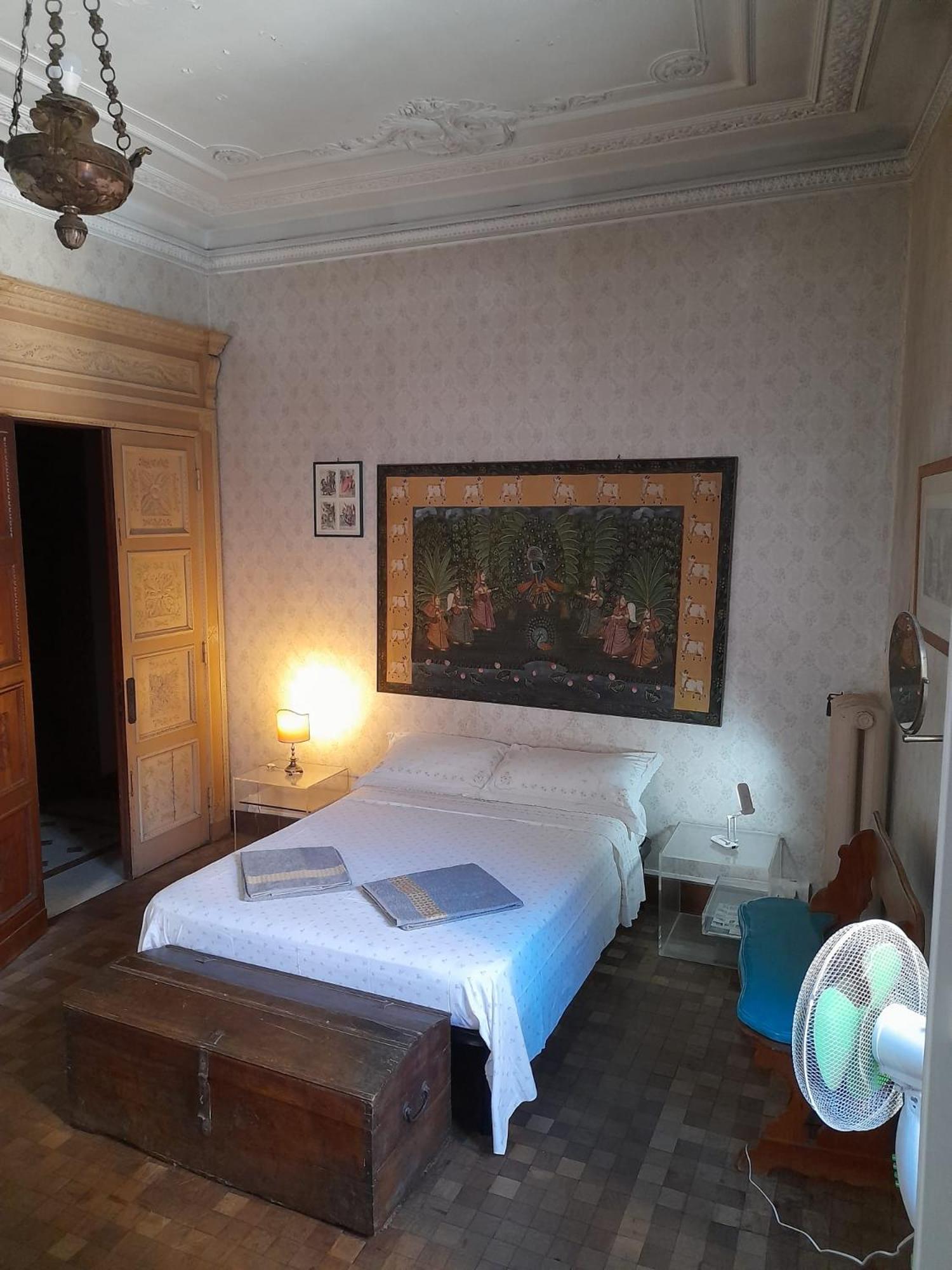 Standard Double Room with Shared Bathroom