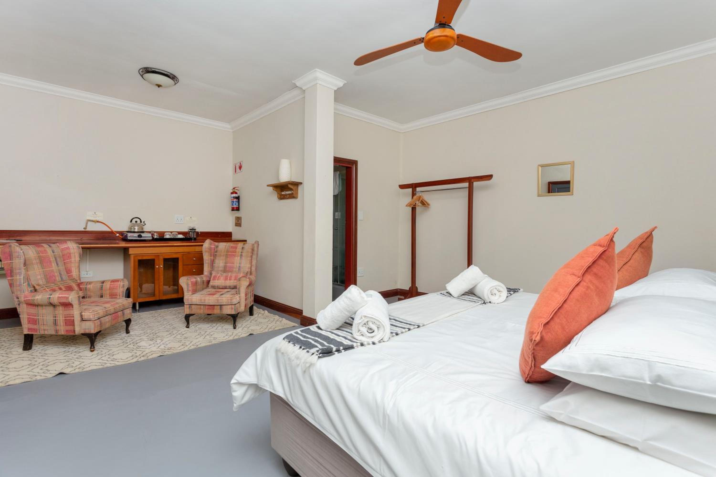 Double Room with Private Bathroom photo 1