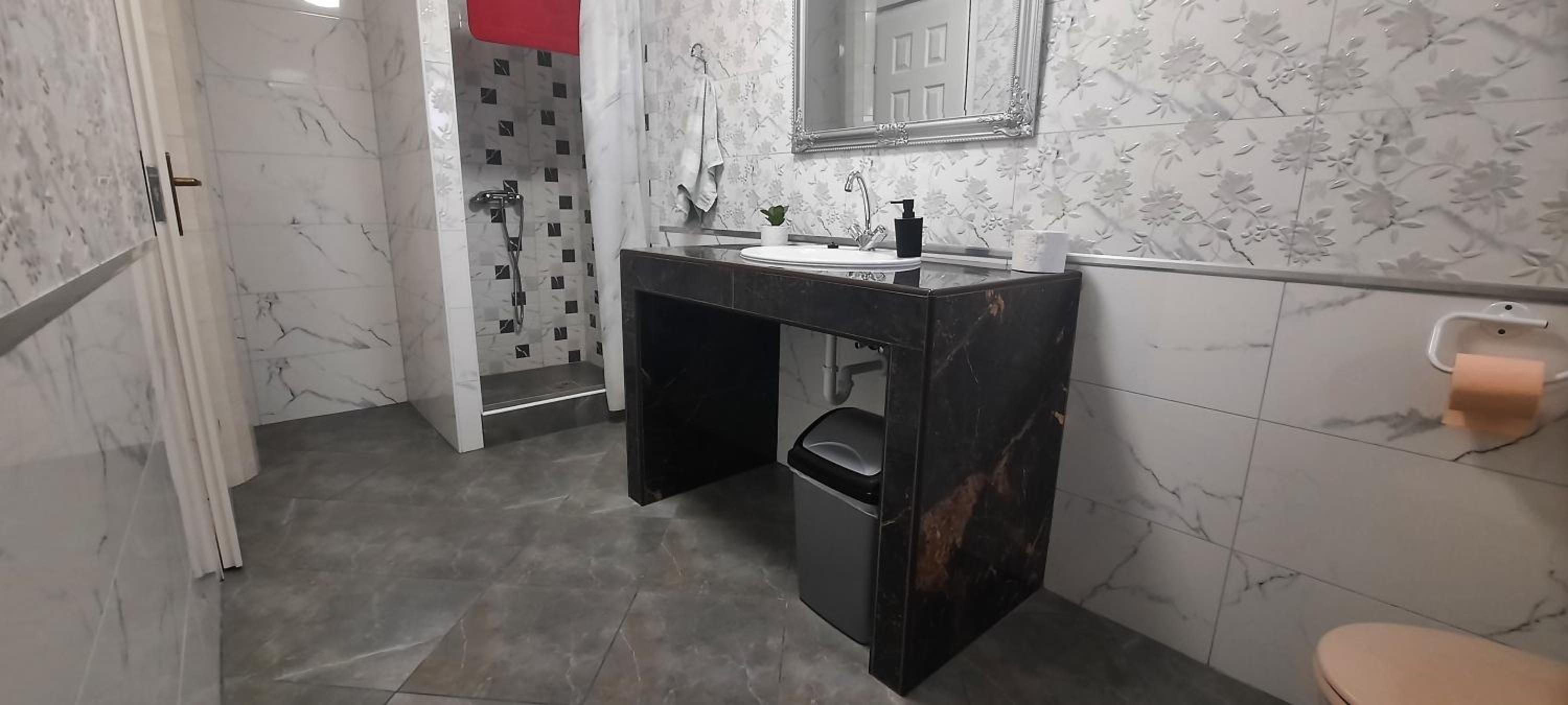 Family Room with Bathroom - Photo 4