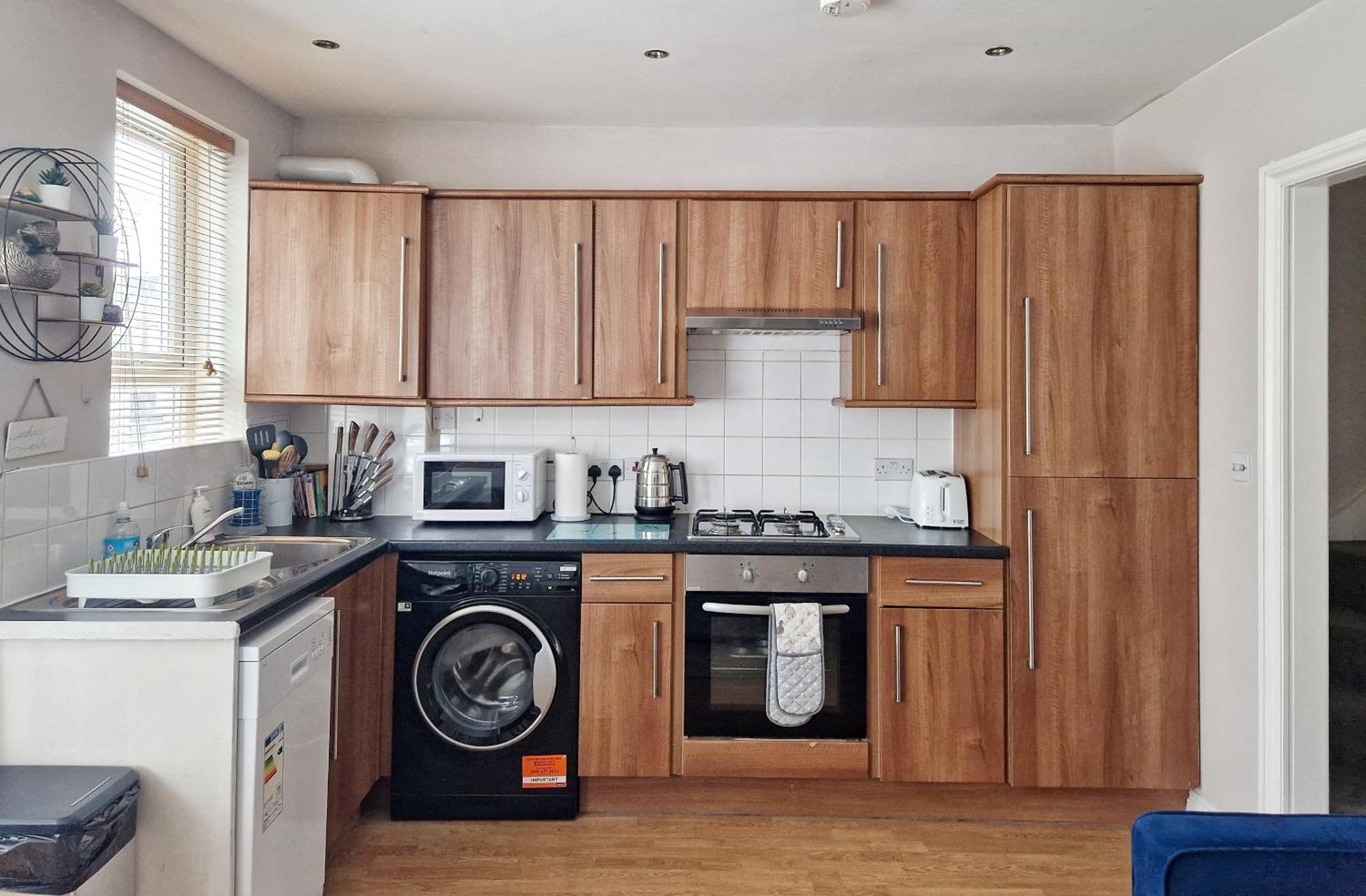 Three-Bedroom Apartment photo 2