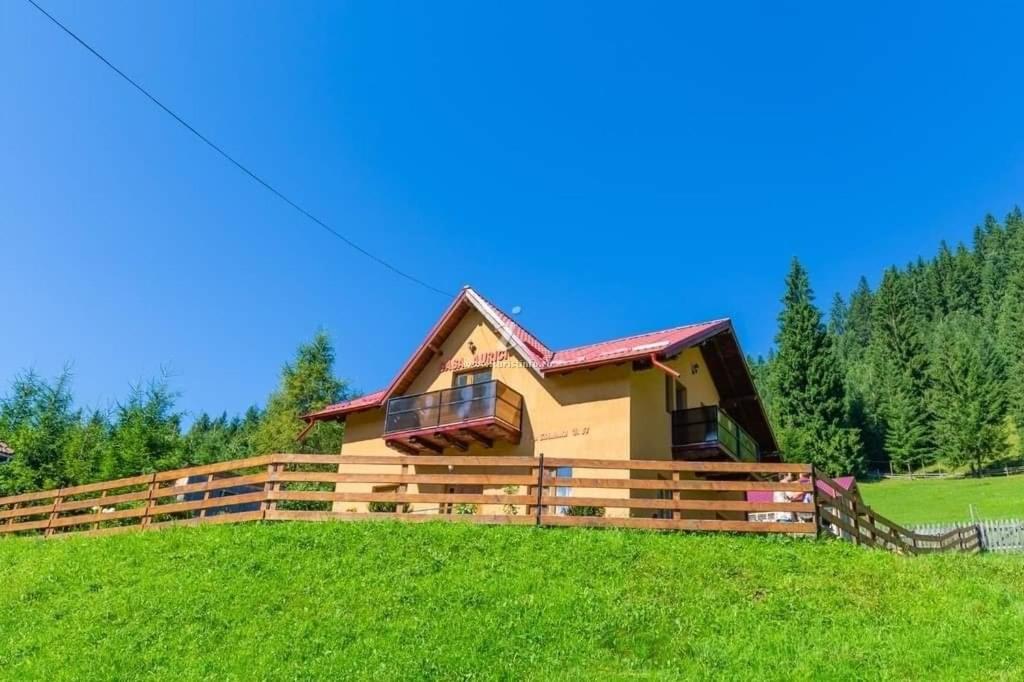 Three-Bedroom House photo 2
