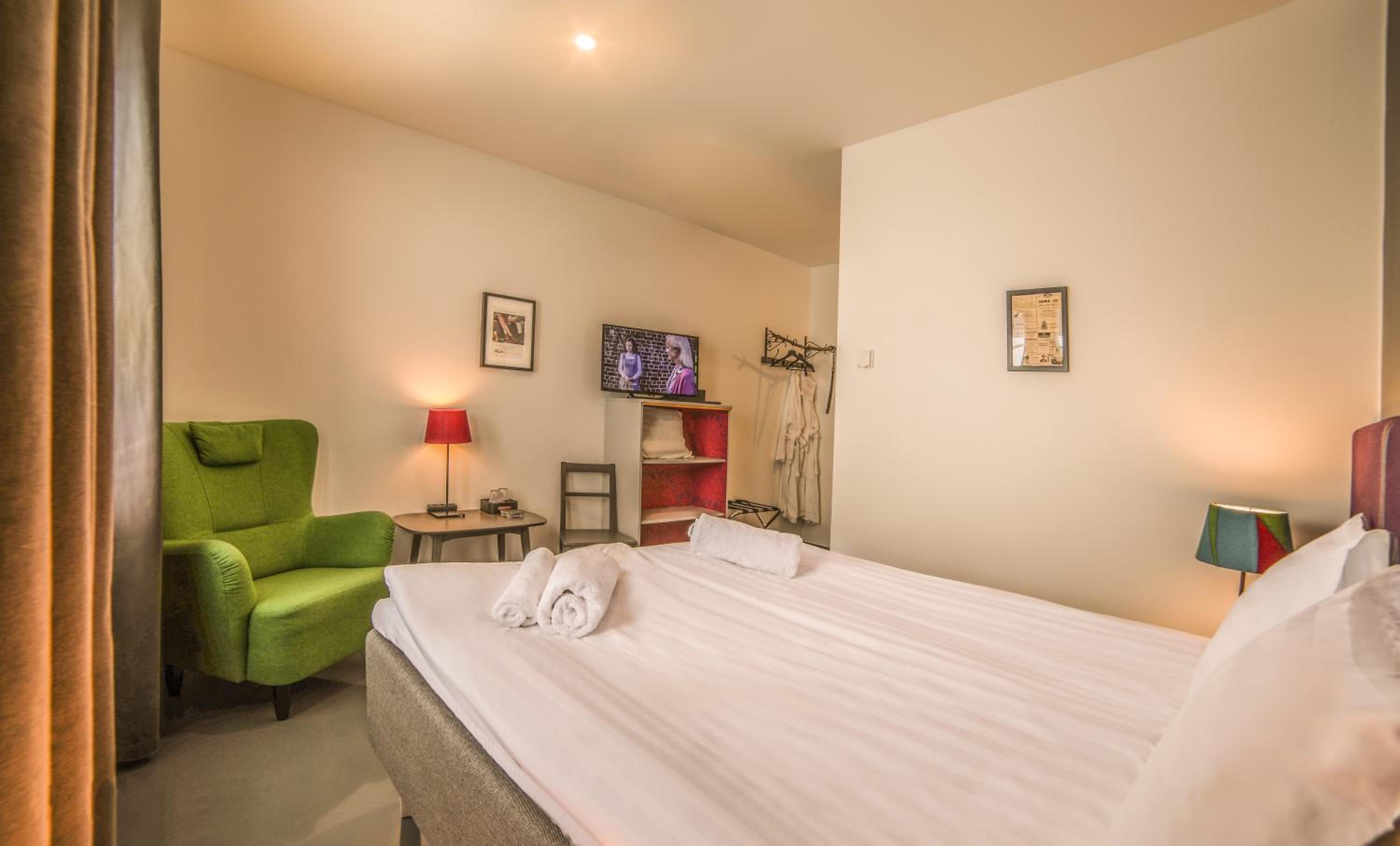 Double or Twin Room - Photo 3