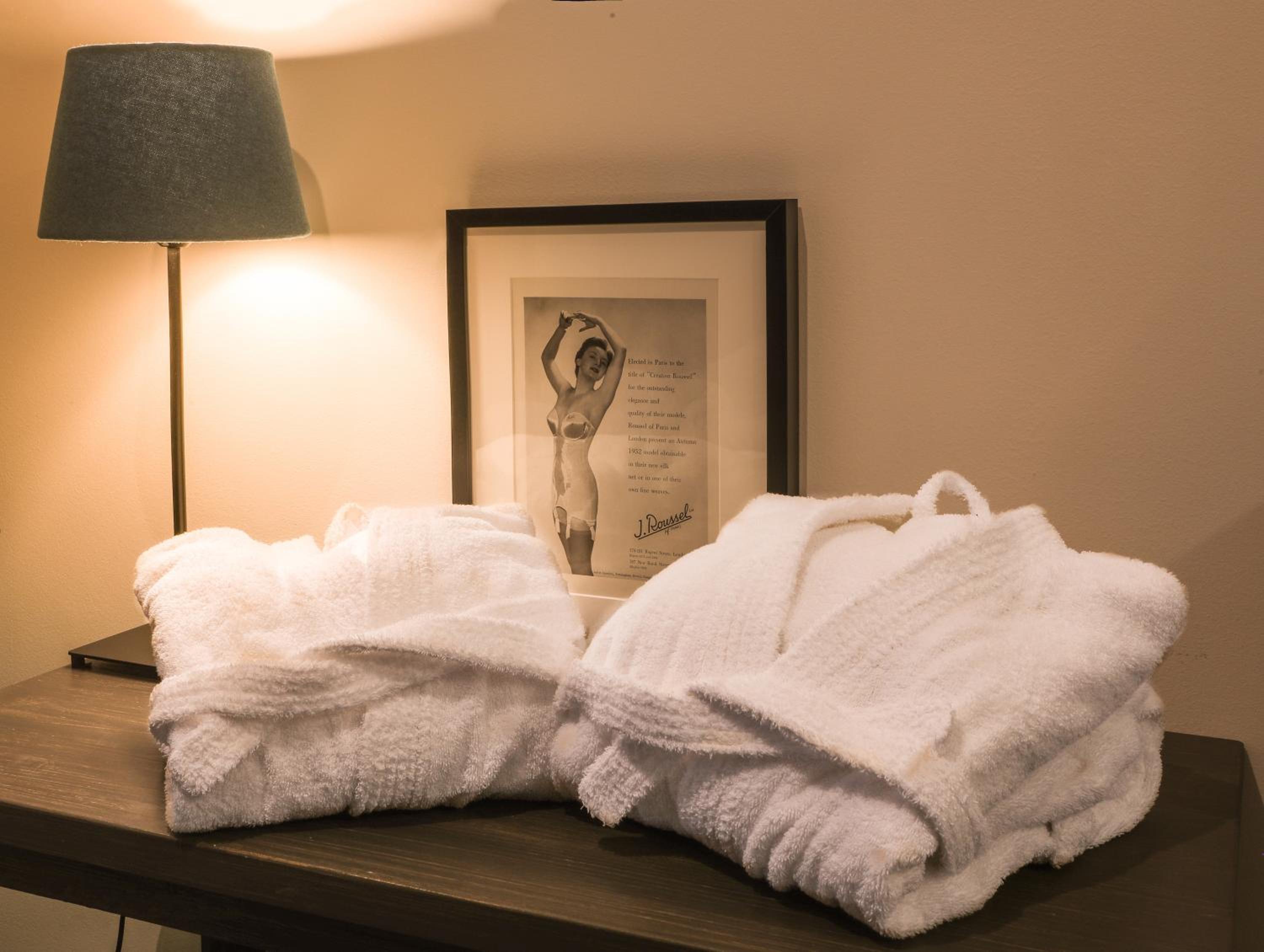 Double or Twin Room - Photo 9
