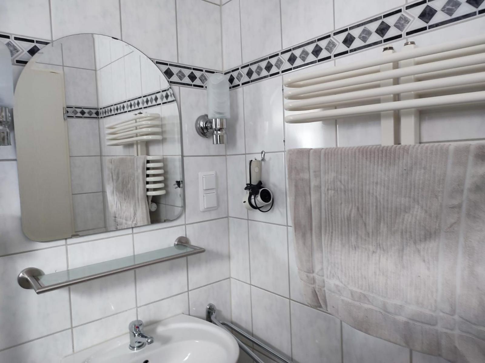 Single Room photo 3