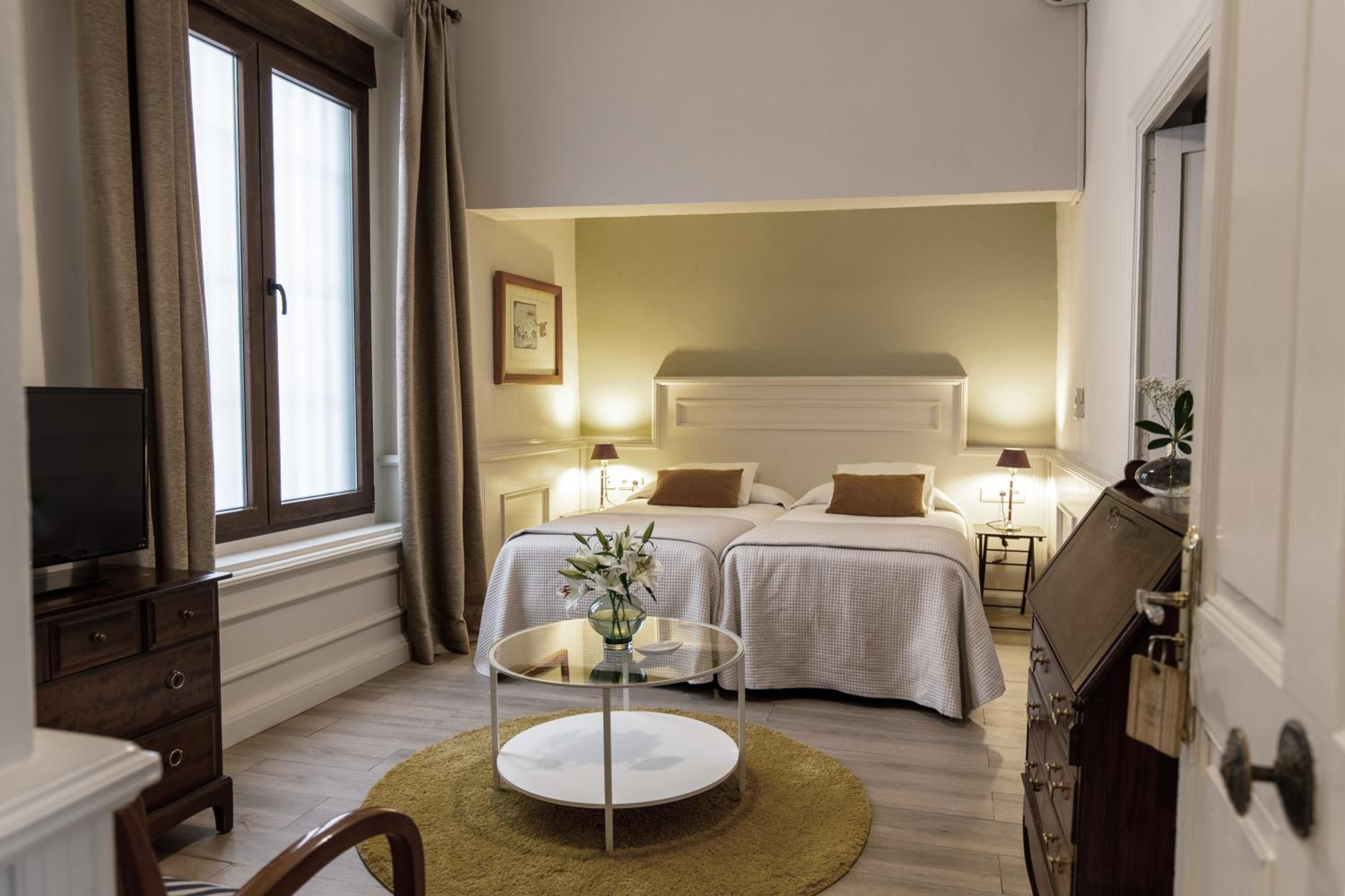 Double or Twin Room - Photo 1