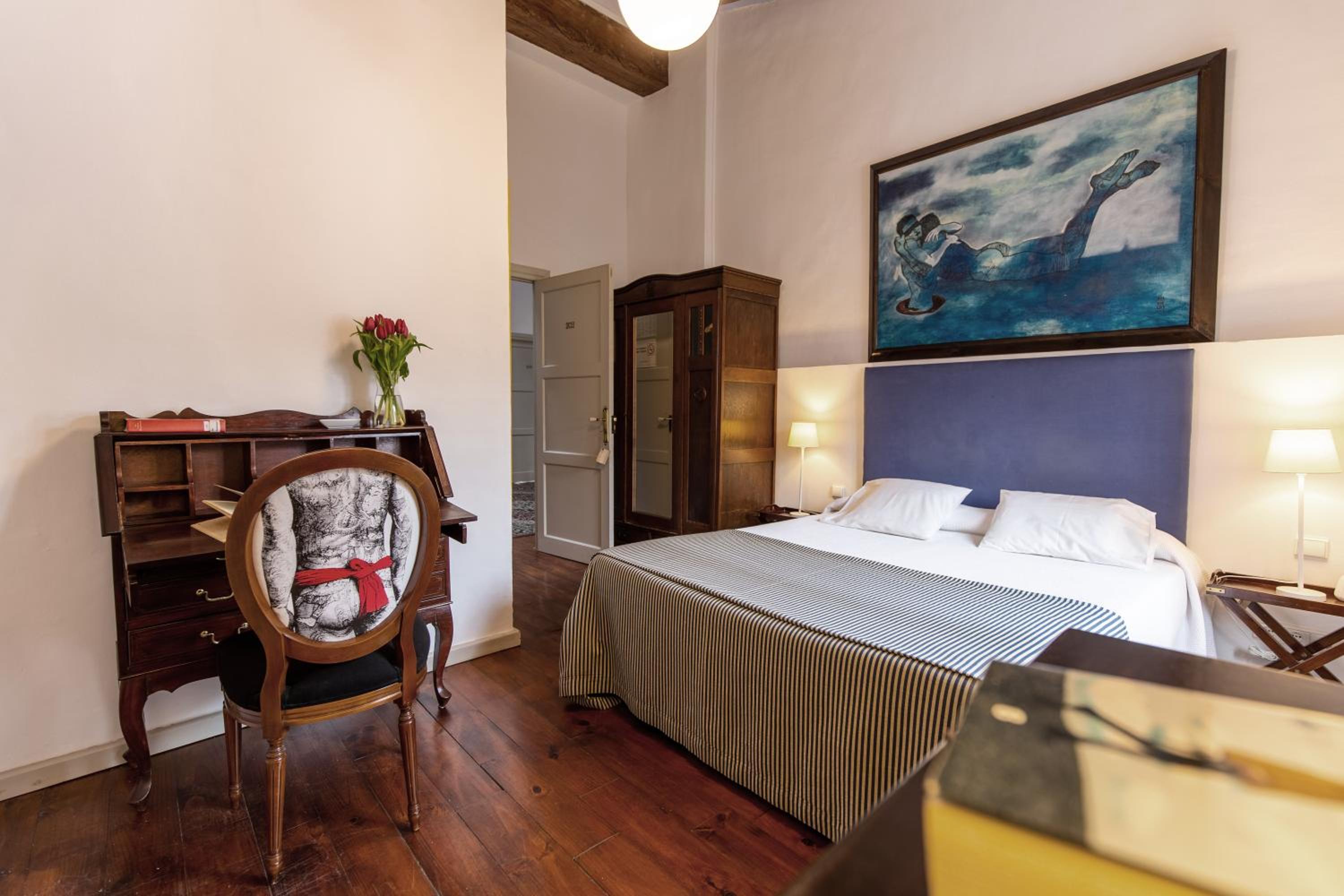Double or Twin Room - Photo 6