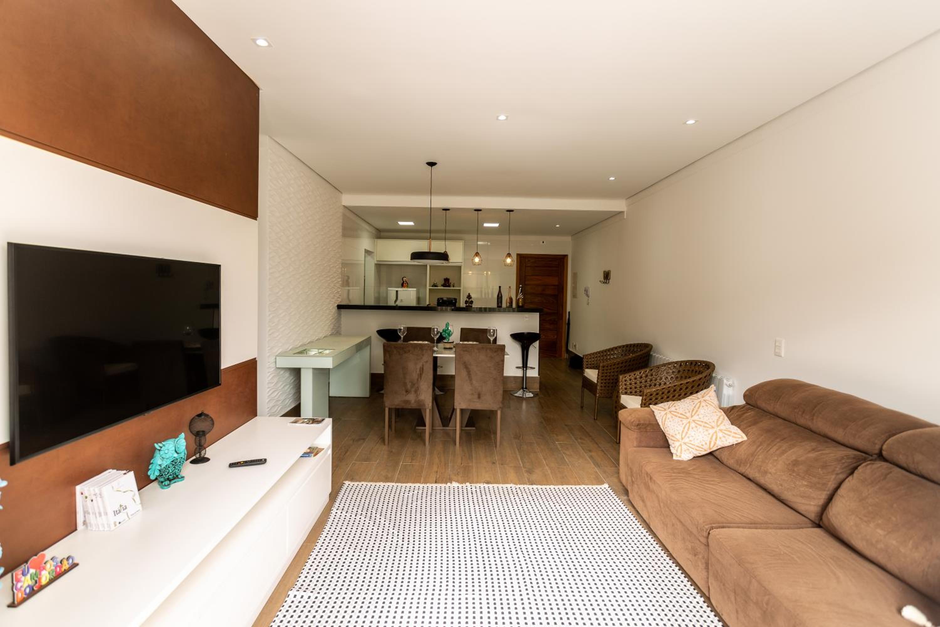 Studio Apartment - Photo 1