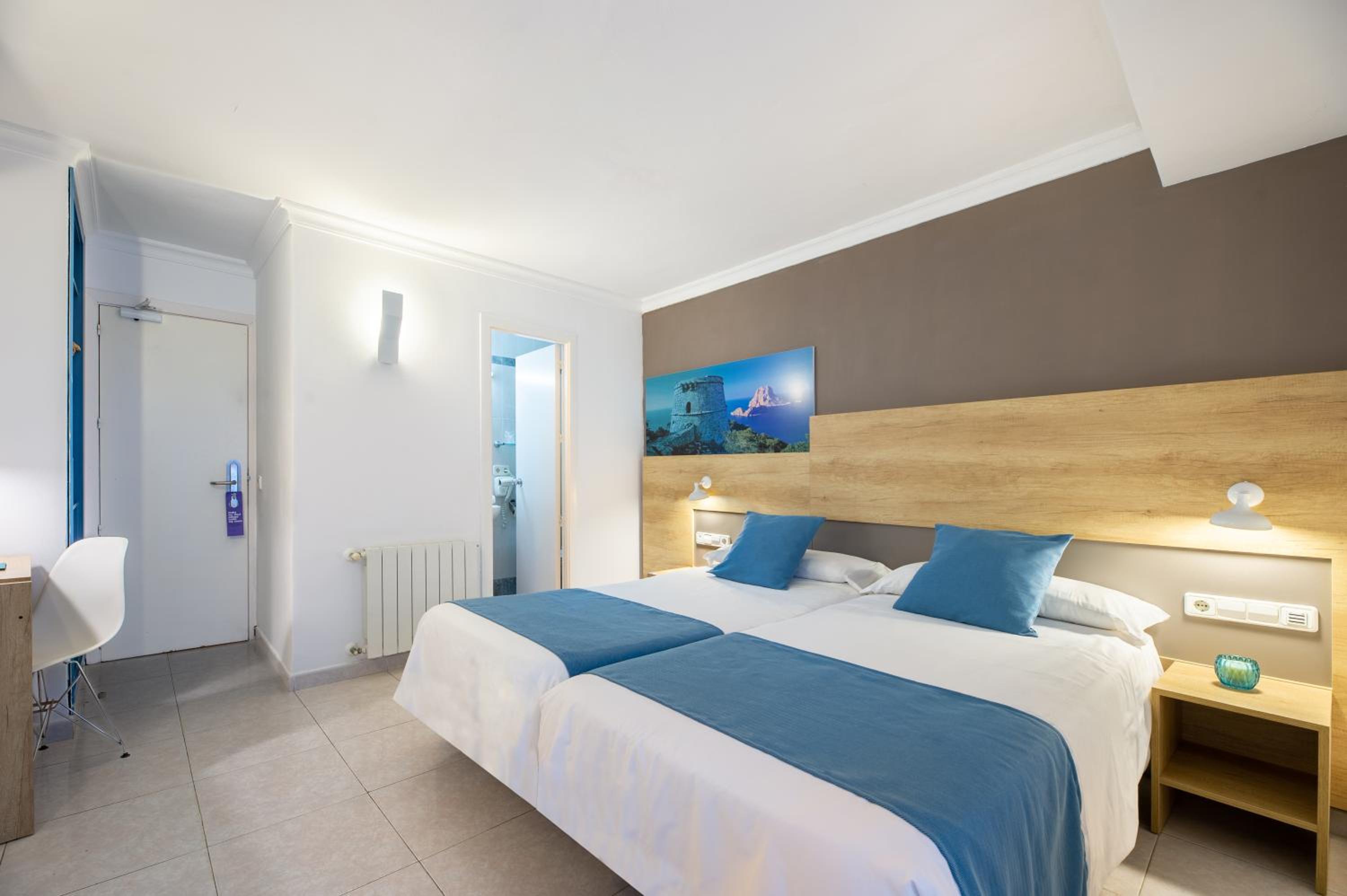 Twin Room - Photo 4