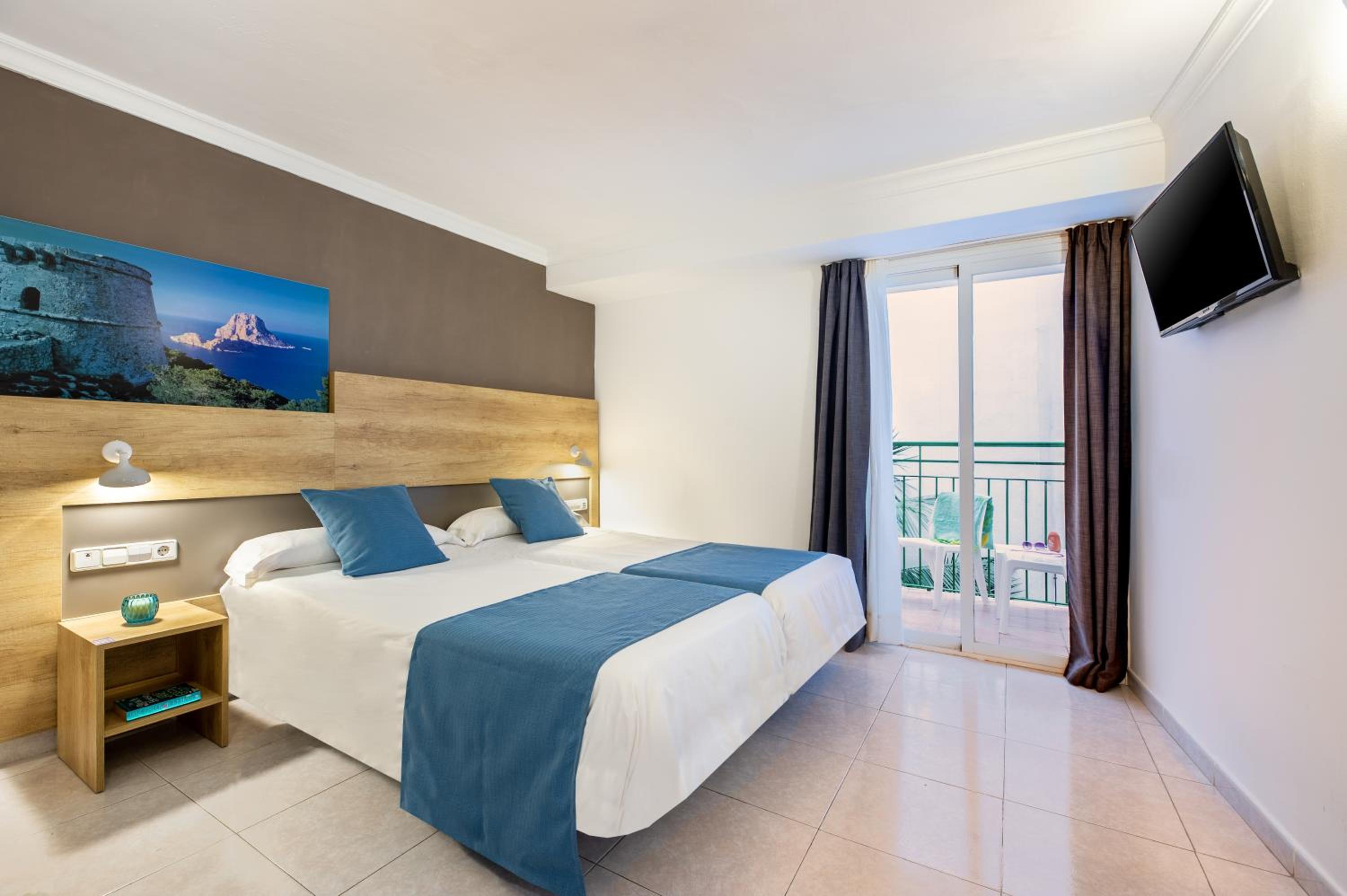 Twin Room - Photo 1
