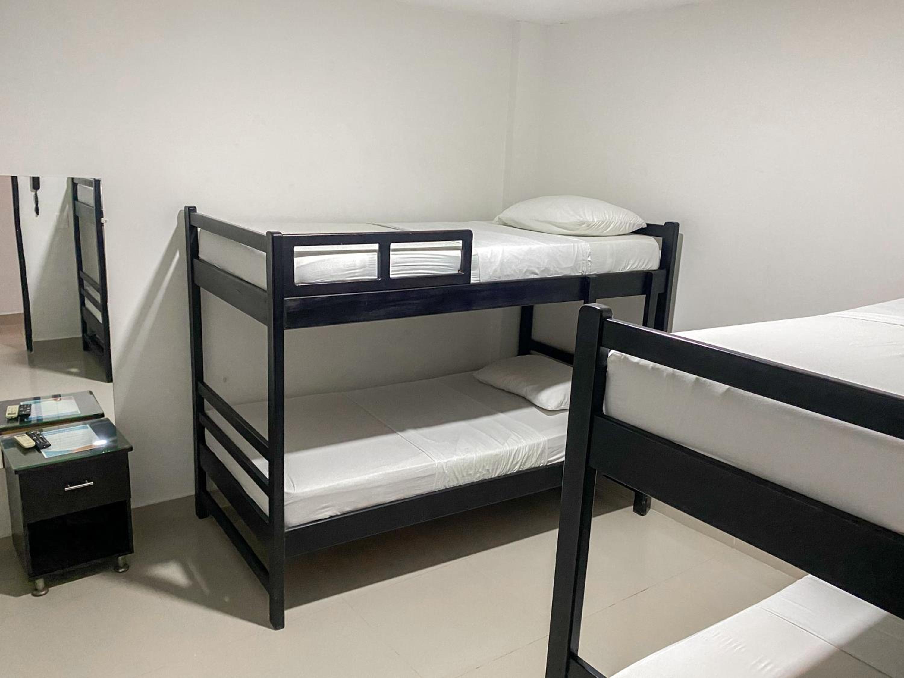 Bed in 4-Bed Male Dormitory Room photo 1