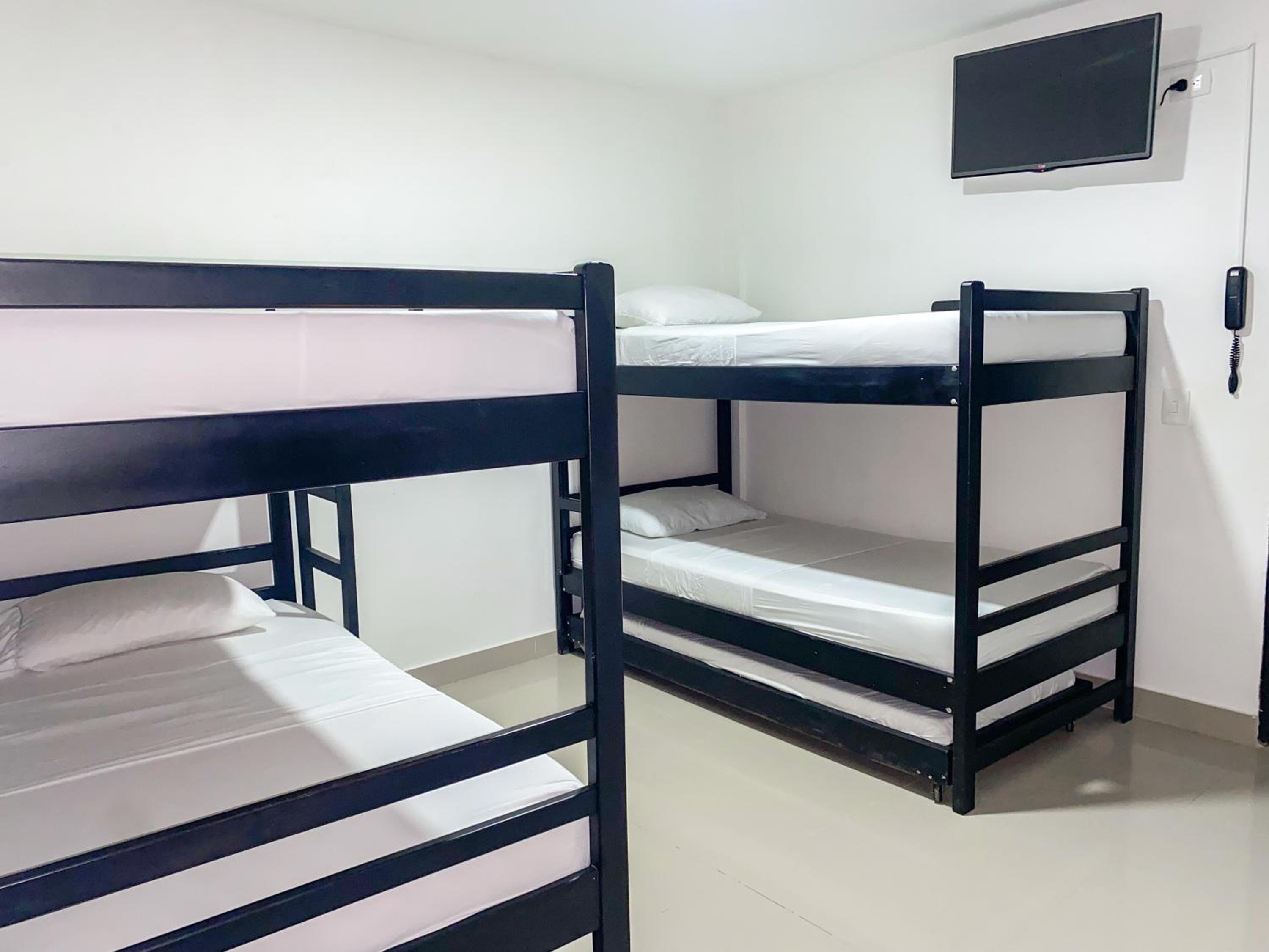 Bed in 4-Bed Male Dormitory Room photo 3
