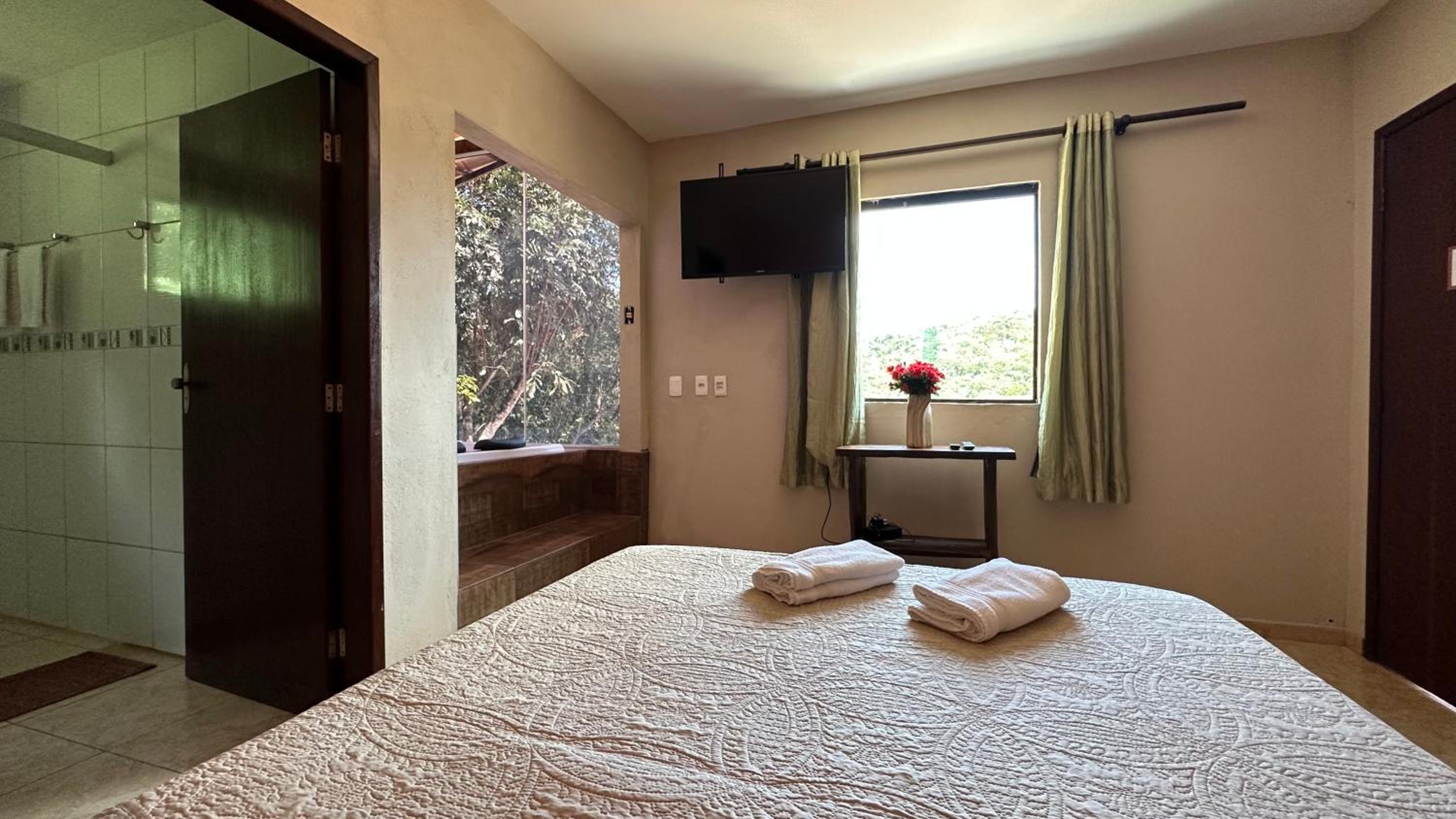 Deluxe Suite with Spa Bath photo 3