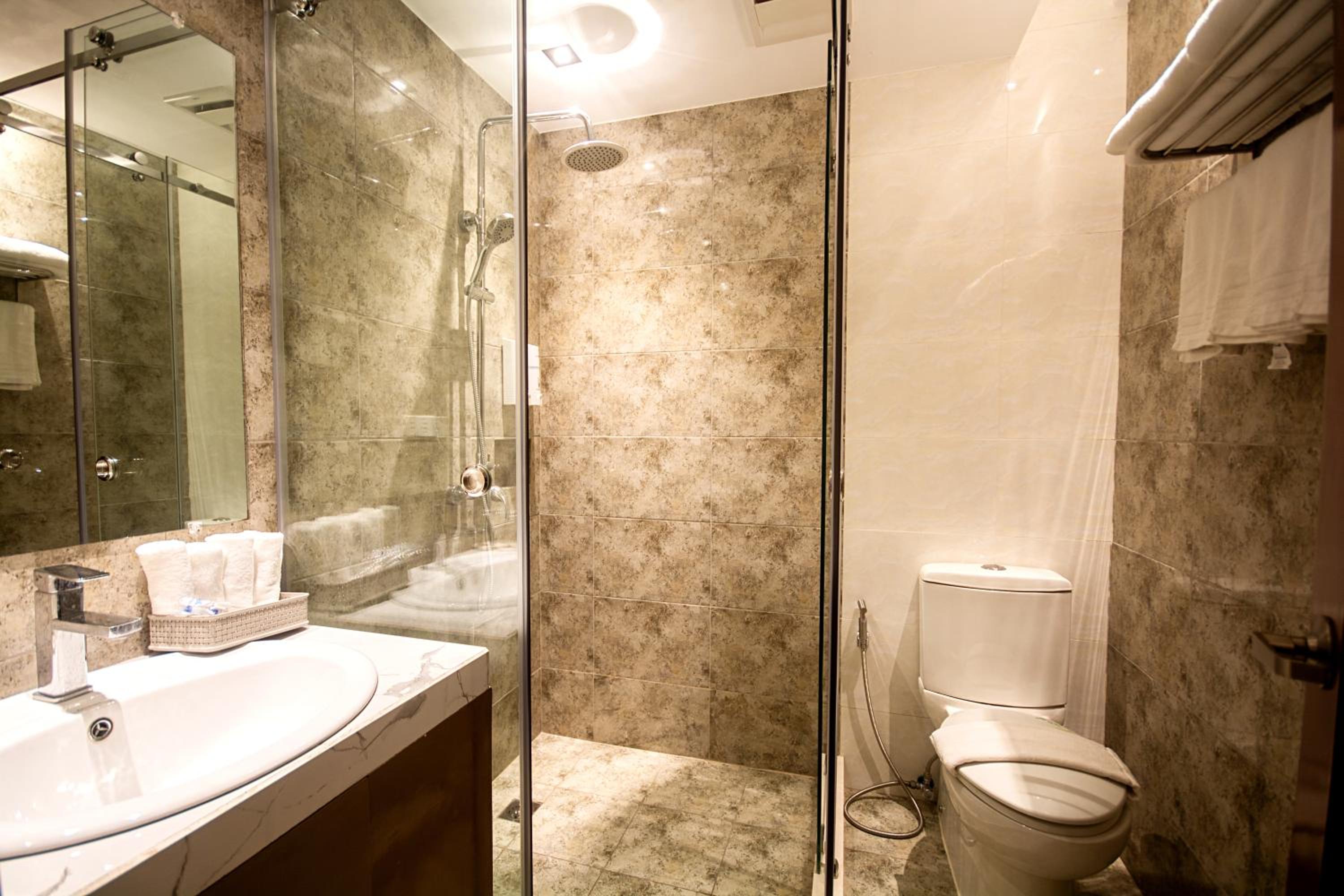 Standard Twin Room - Photo 5