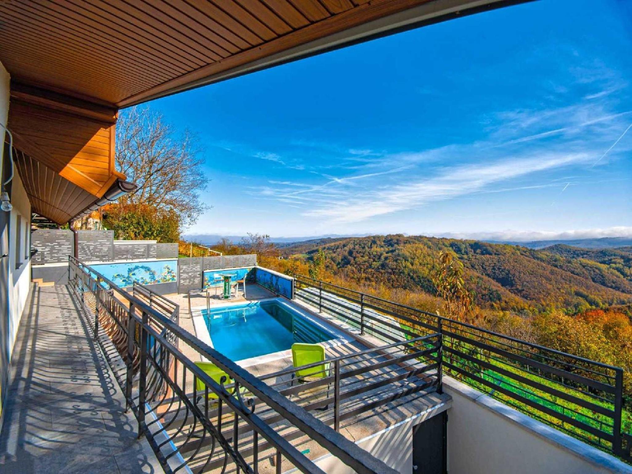One-Bedroom Holiday Home with Swimming Pool photo 2