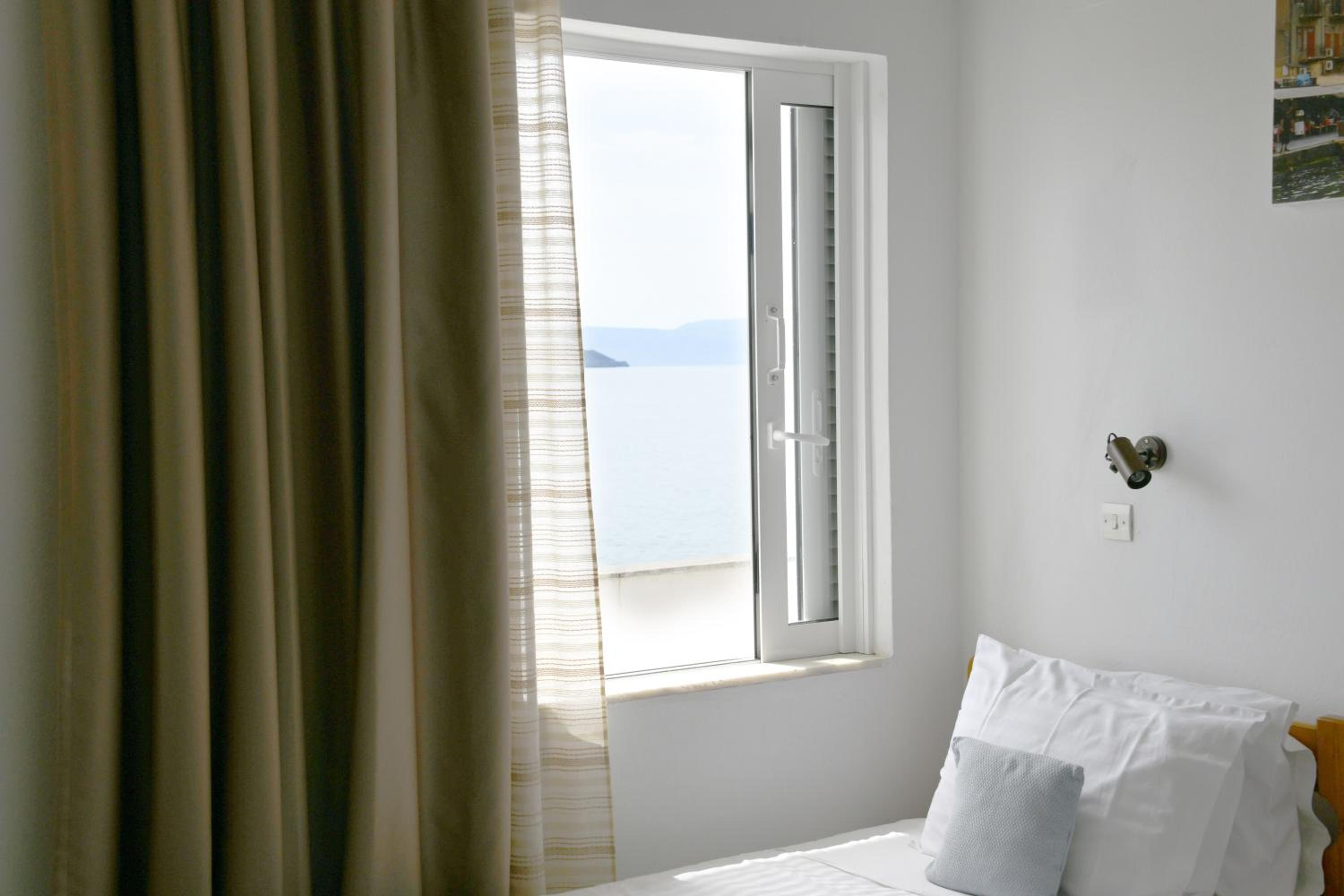 Twin Room with Partial Sea View photo 2