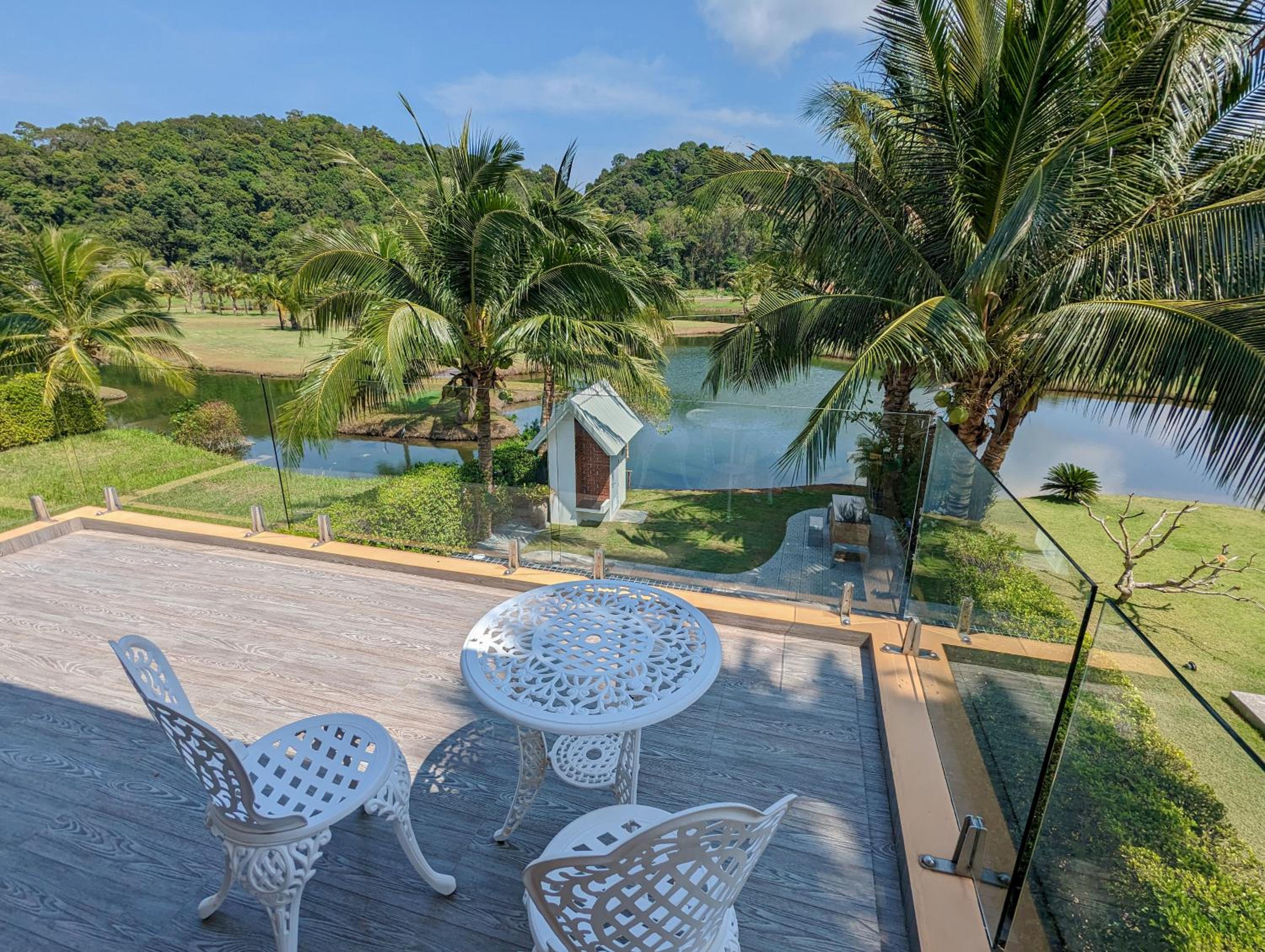 Villa - Photo 3