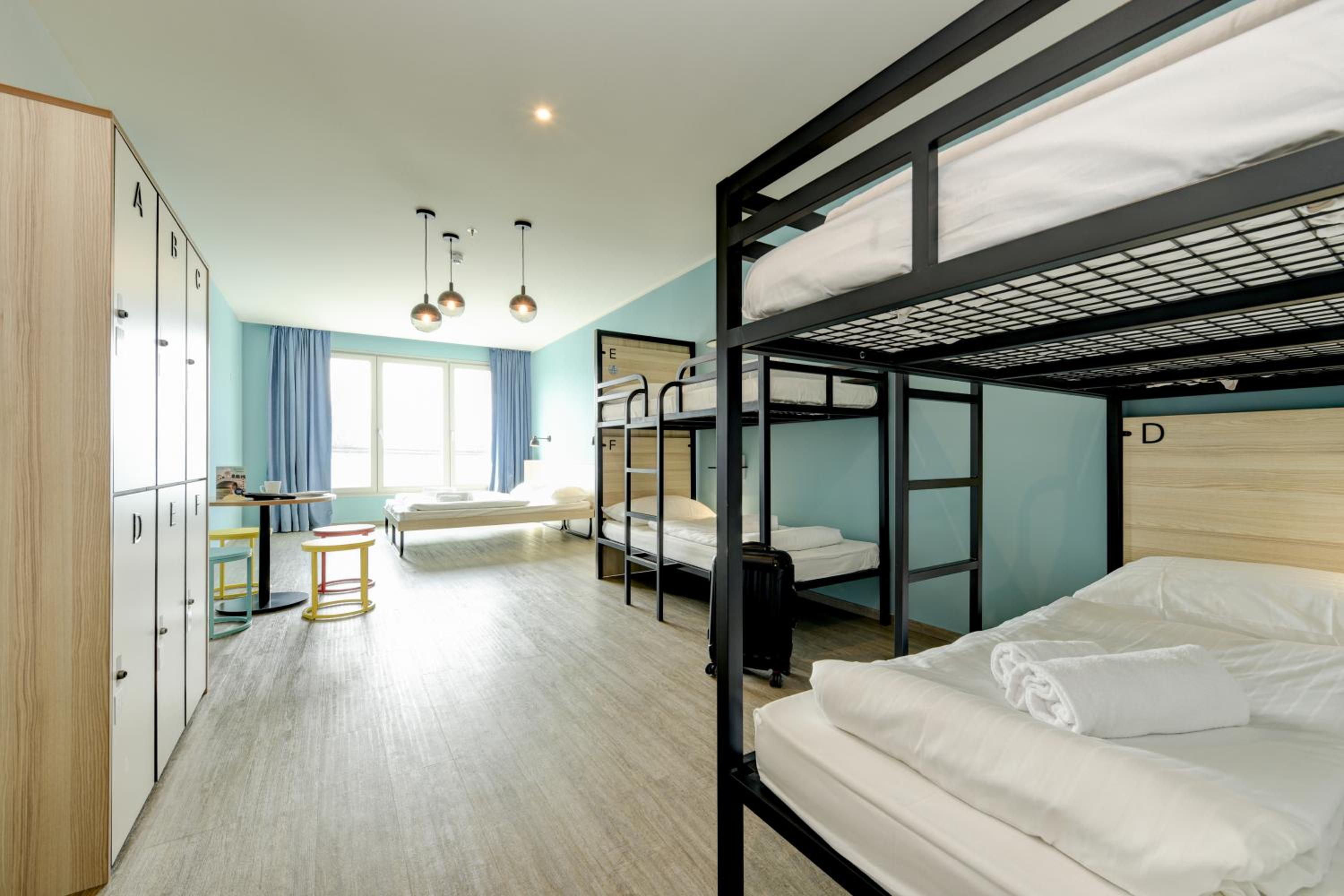 5-Bed Room