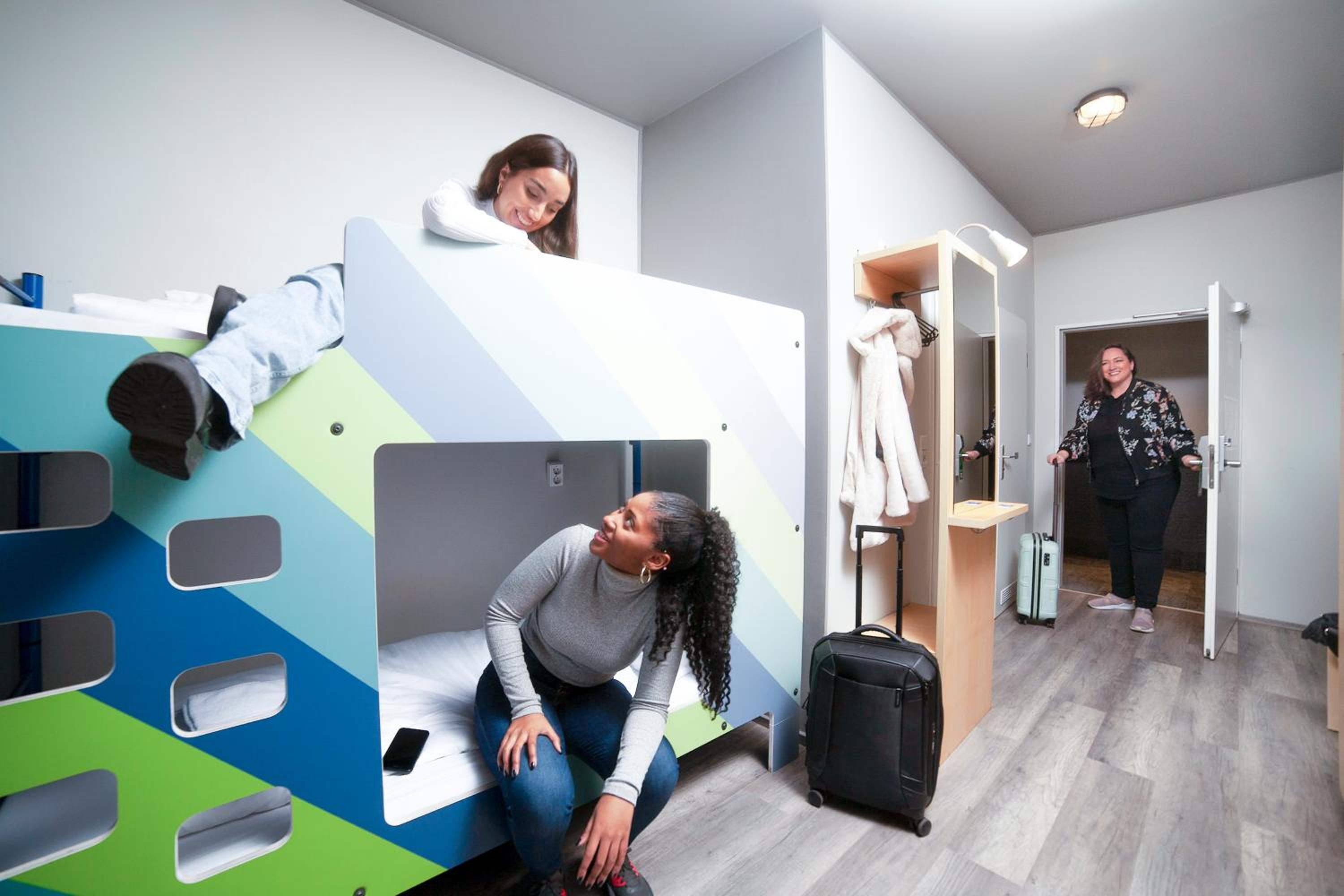 Six-Bed Room photo 3