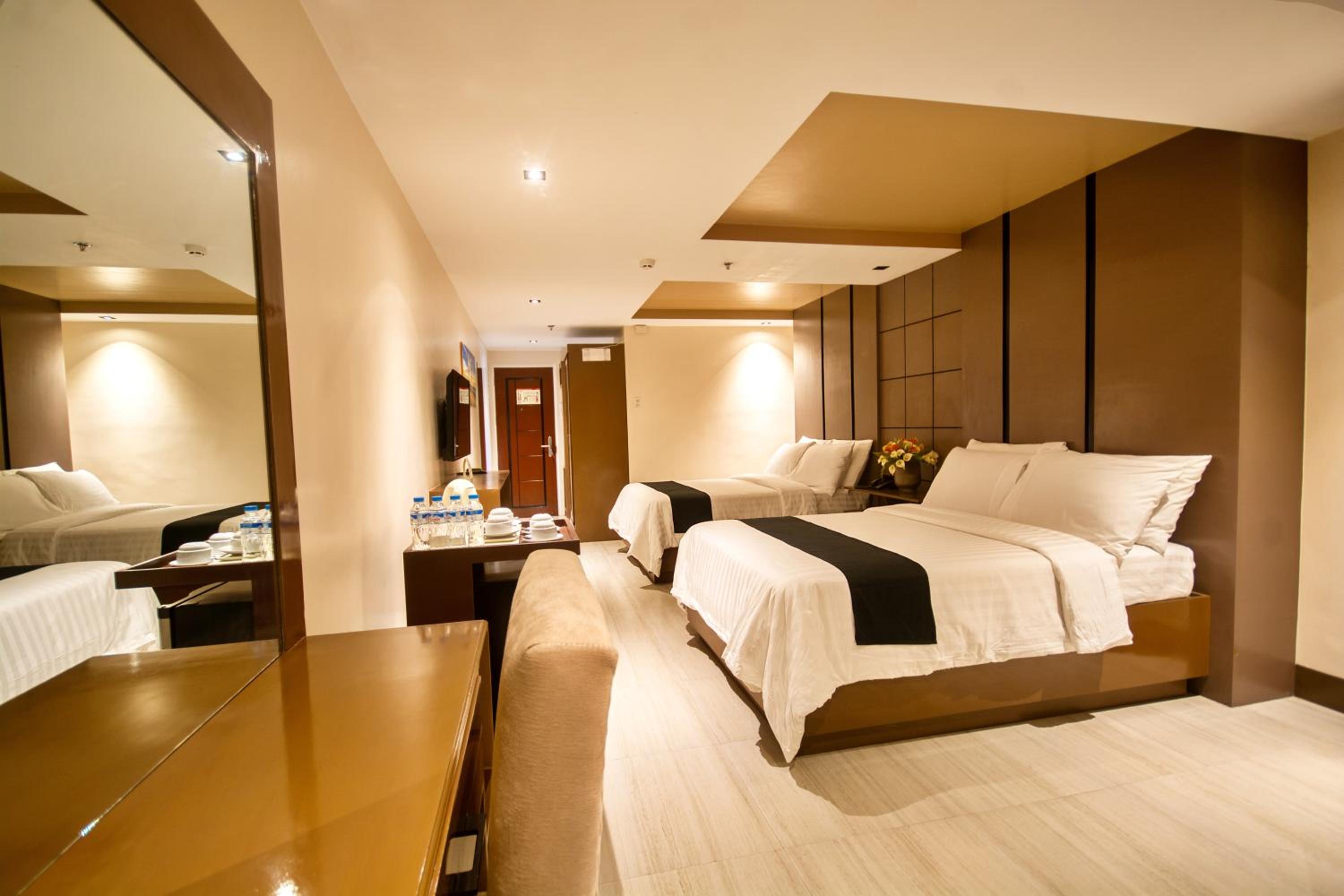 Superior Quadruple Room - Photo 1
