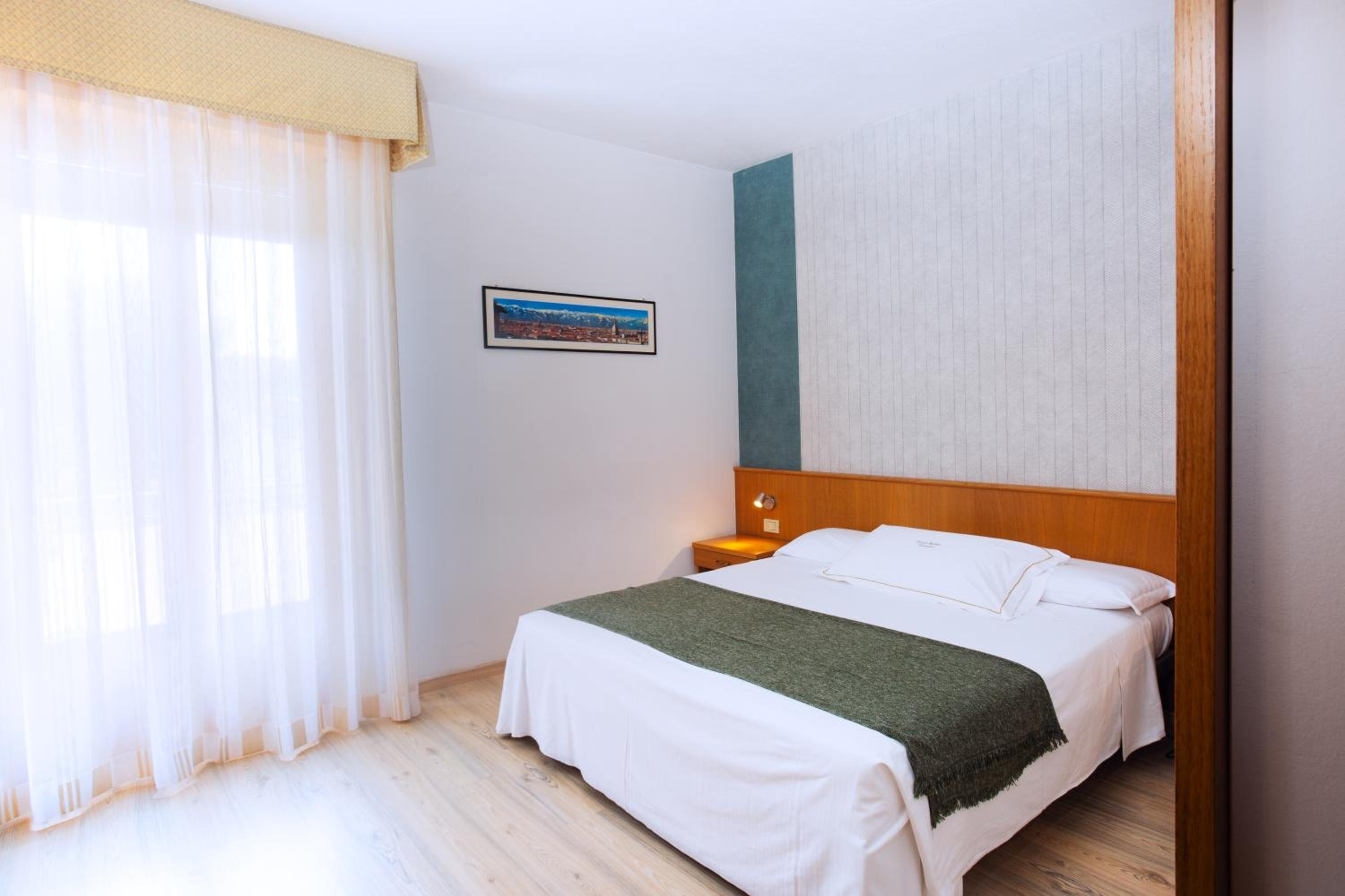 Classic Double or Twin Room photo 2
