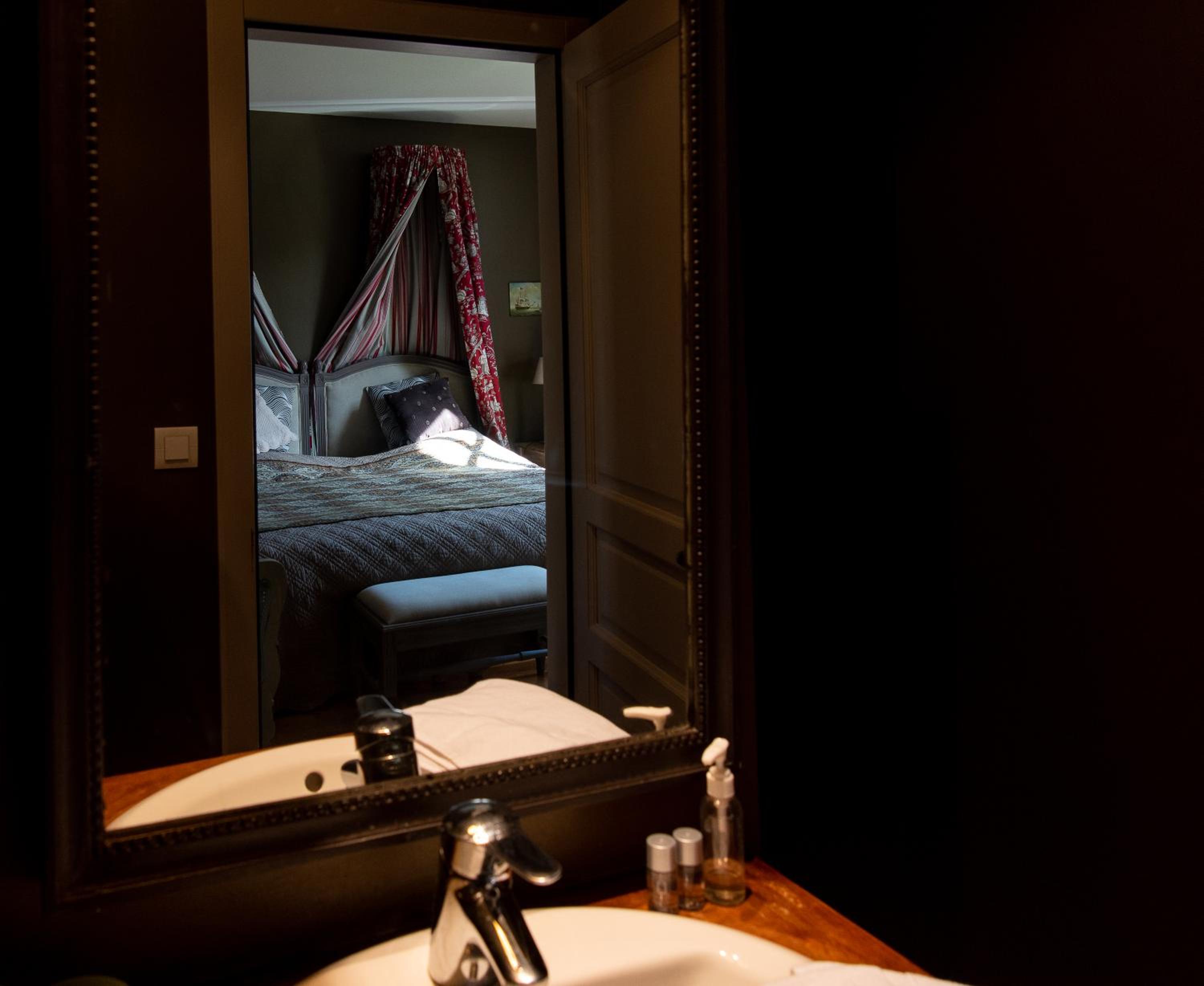 Standard King Room photo 3