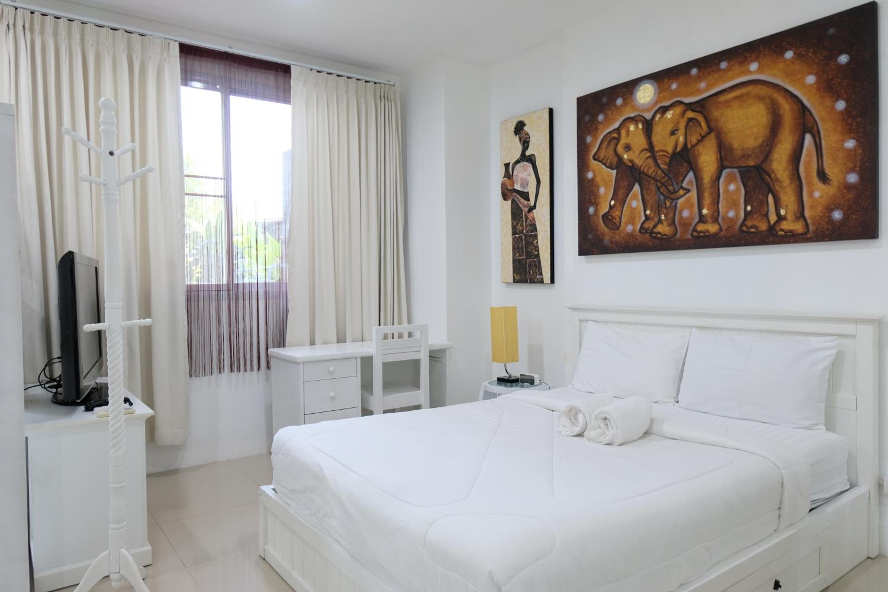 Deluxe King Room with Terrace - Photo 1