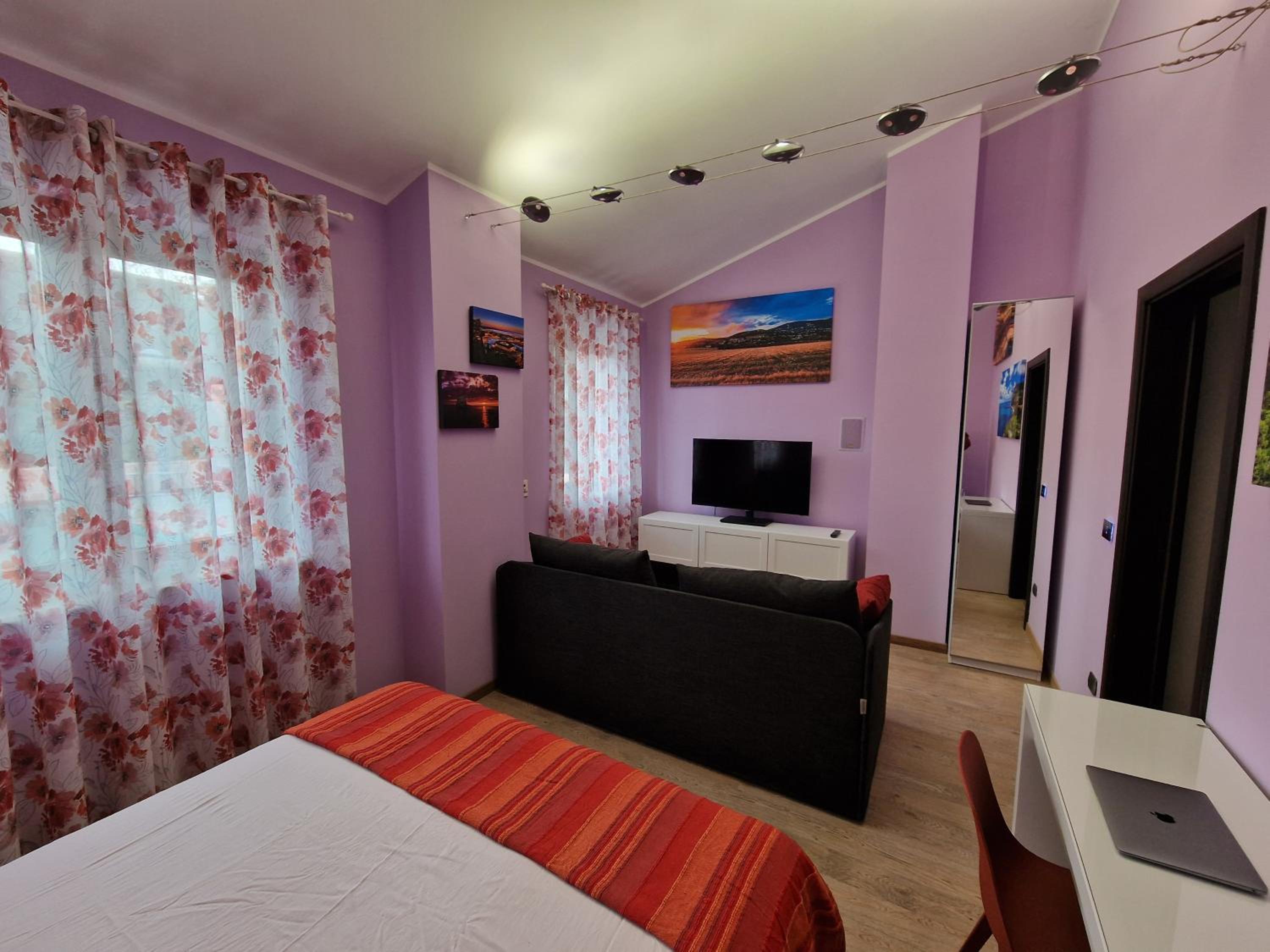 One-Bedroom House photo 1