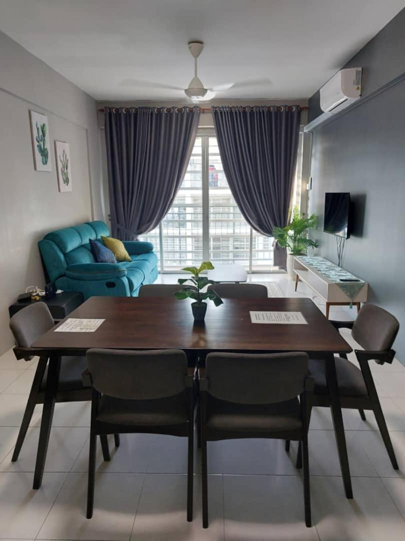 Three-Bedroom Apartment photo 1