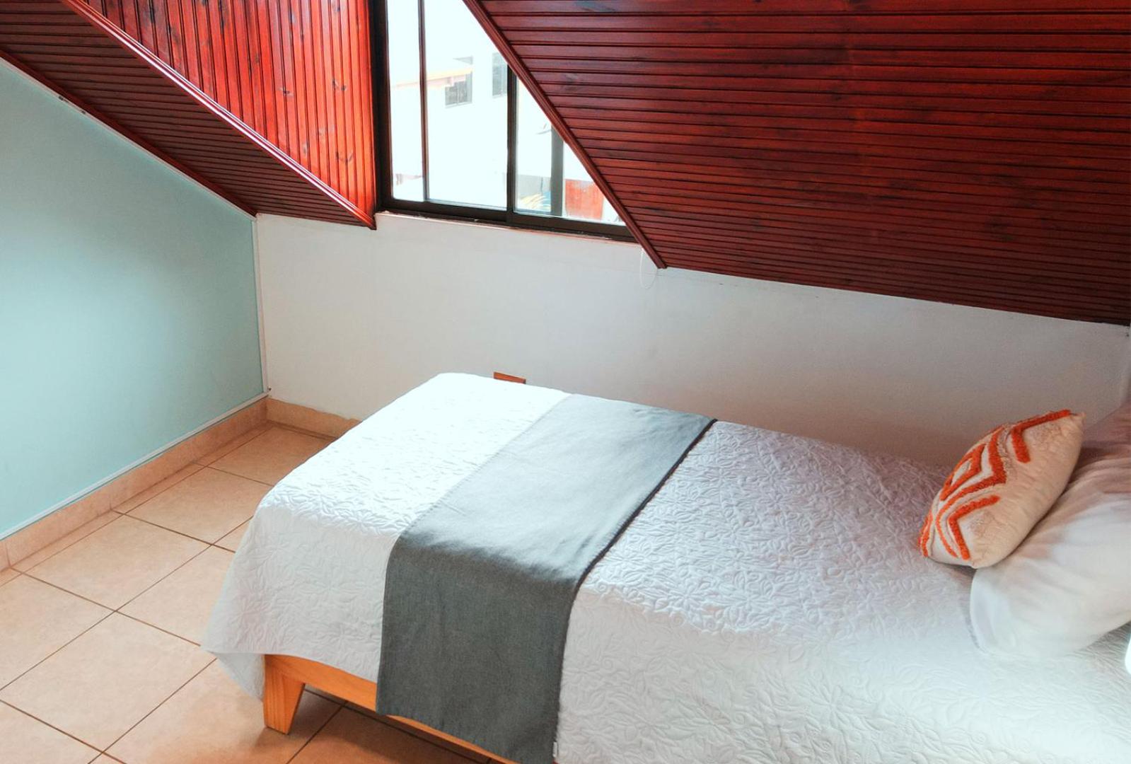 Standard Single Room with Shared Bathroom photo 3