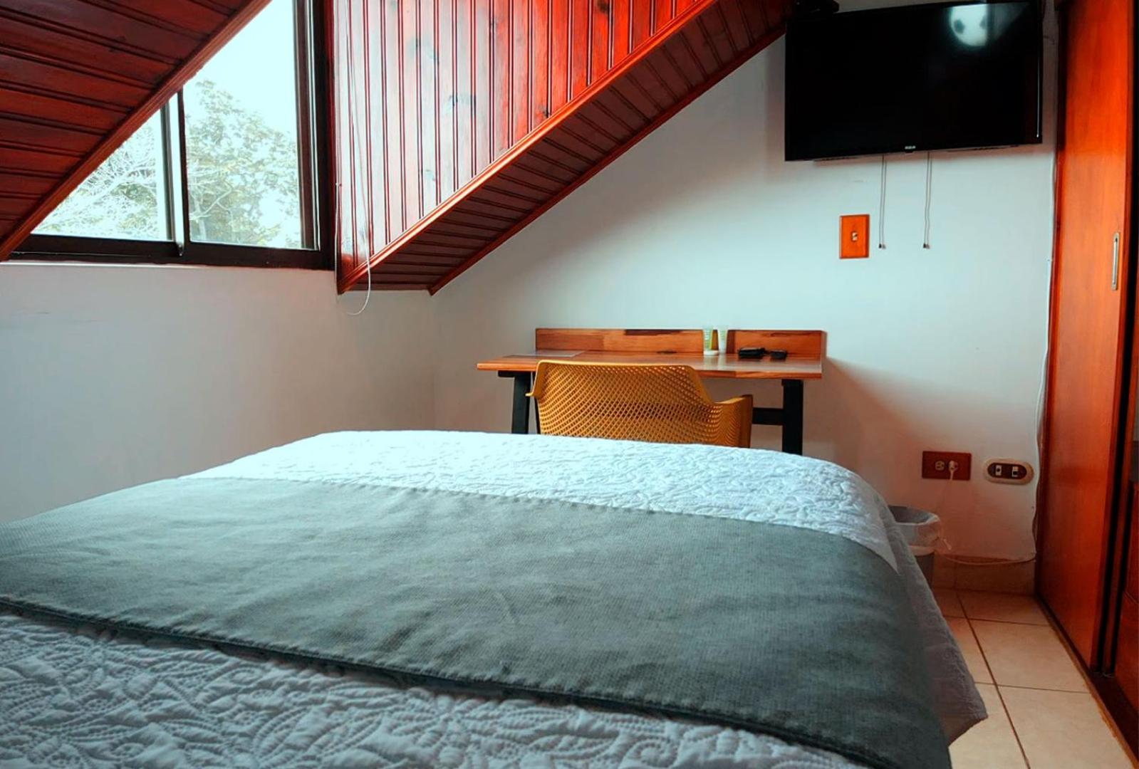 Standard Single Room with Shared Bathroom