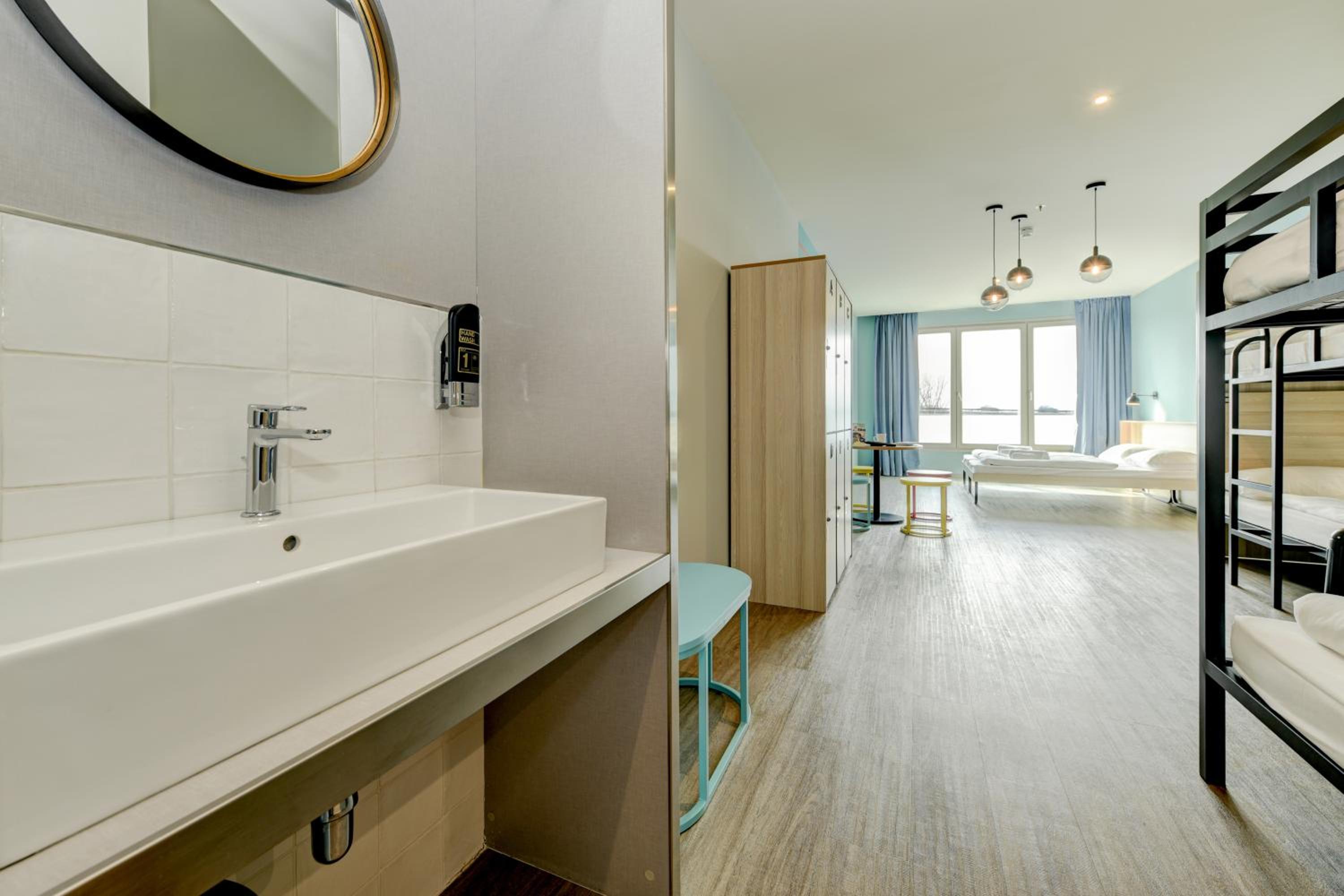  5-Bed Room