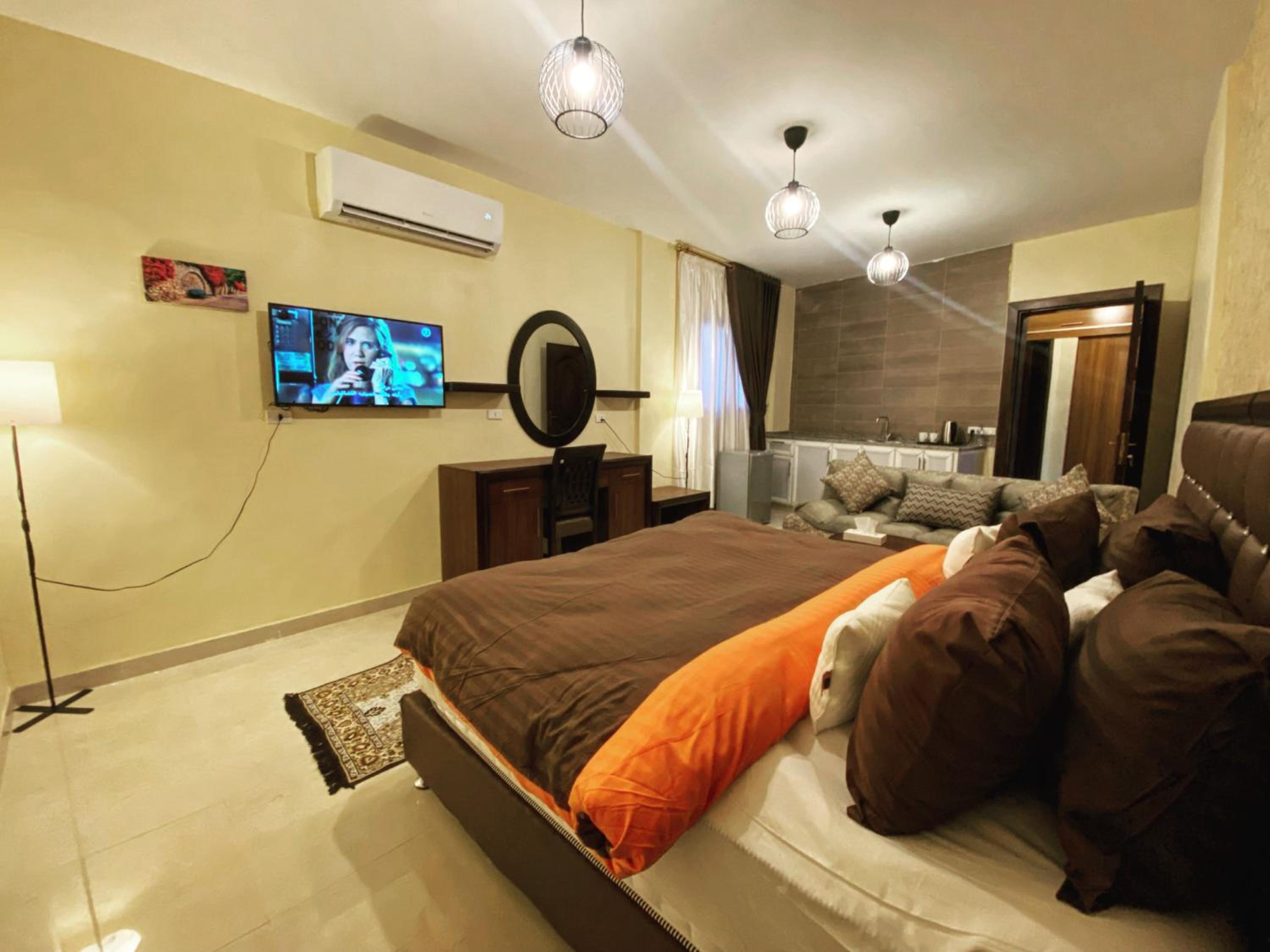 Deluxe Junior Suite photo 3