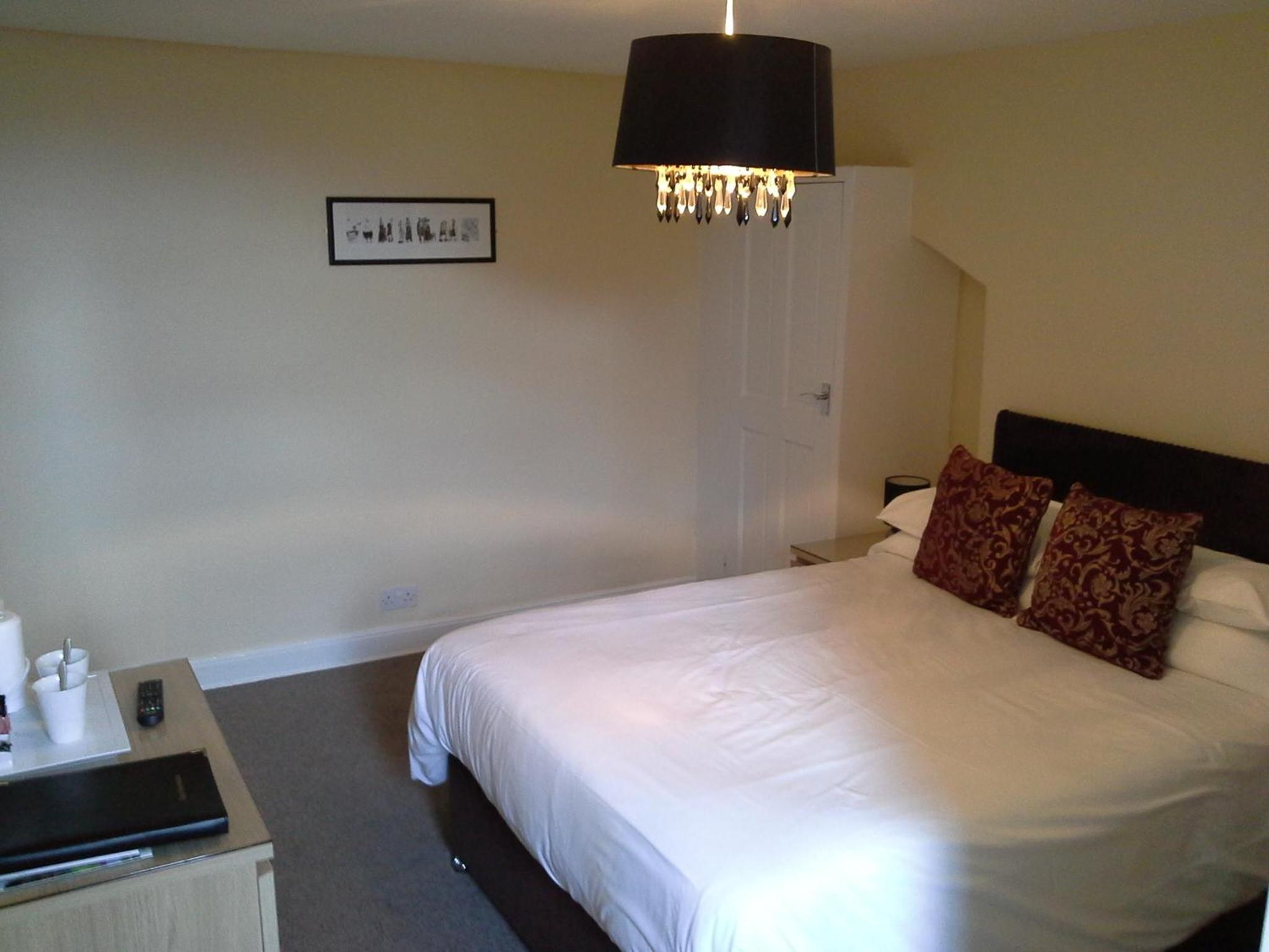 Double Room with Private Bathroom - Photo 8