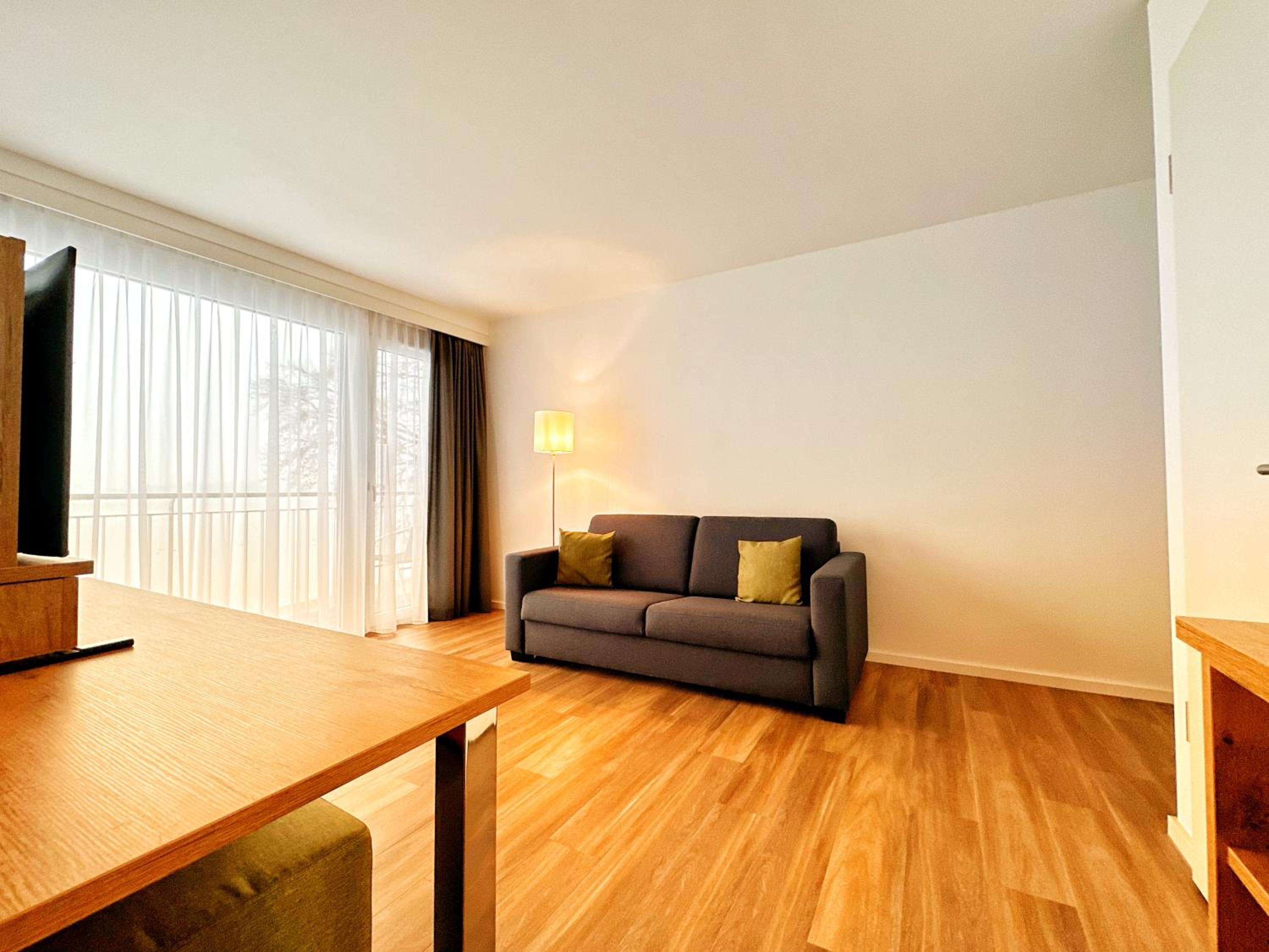 Junior Suite with Balcony photo 2
