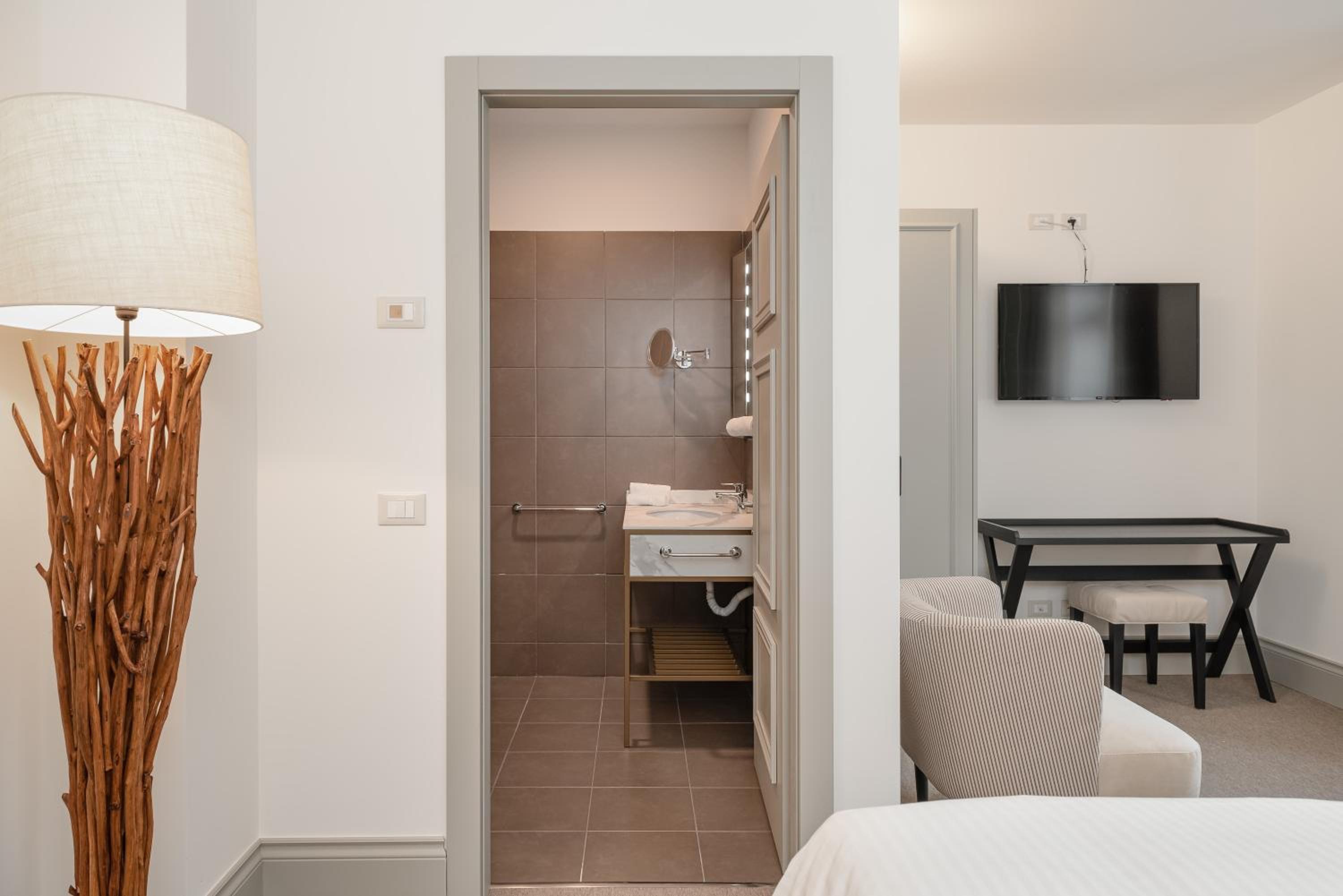 Deluxe Double Room with Spa Access photo 3
