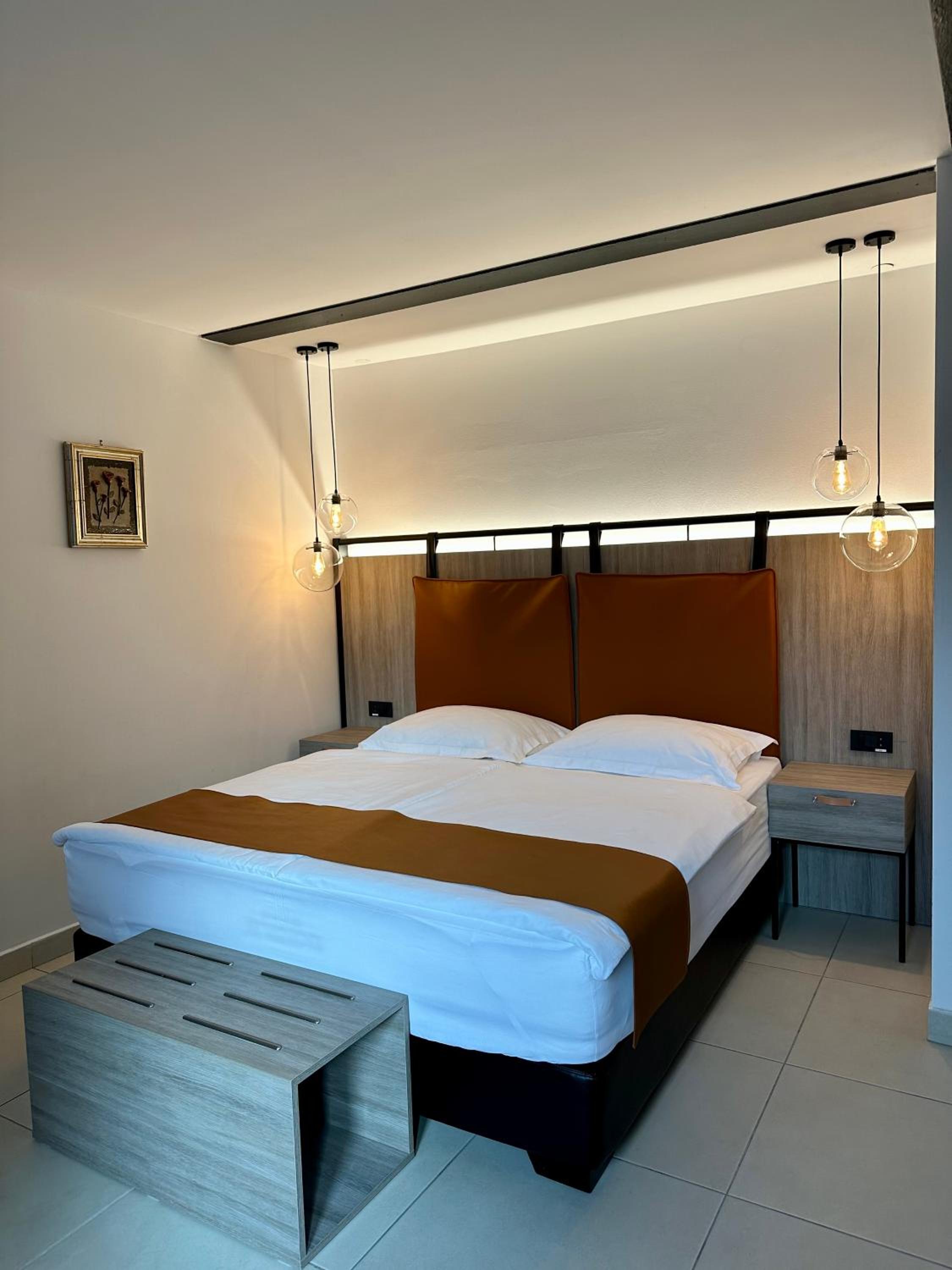 Superior King Room - Photo 10