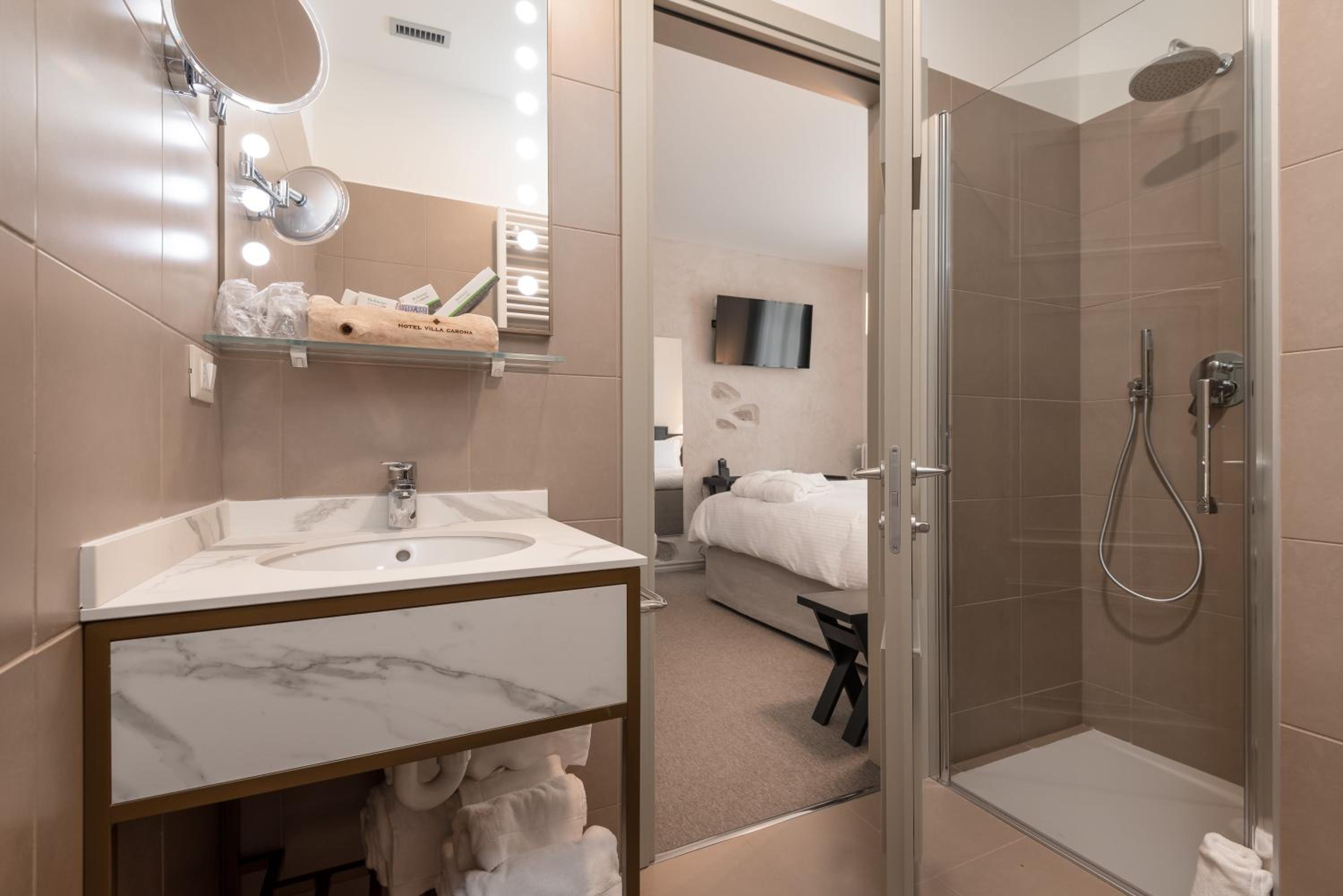 Deluxe Double Room with Spa Access photo 2