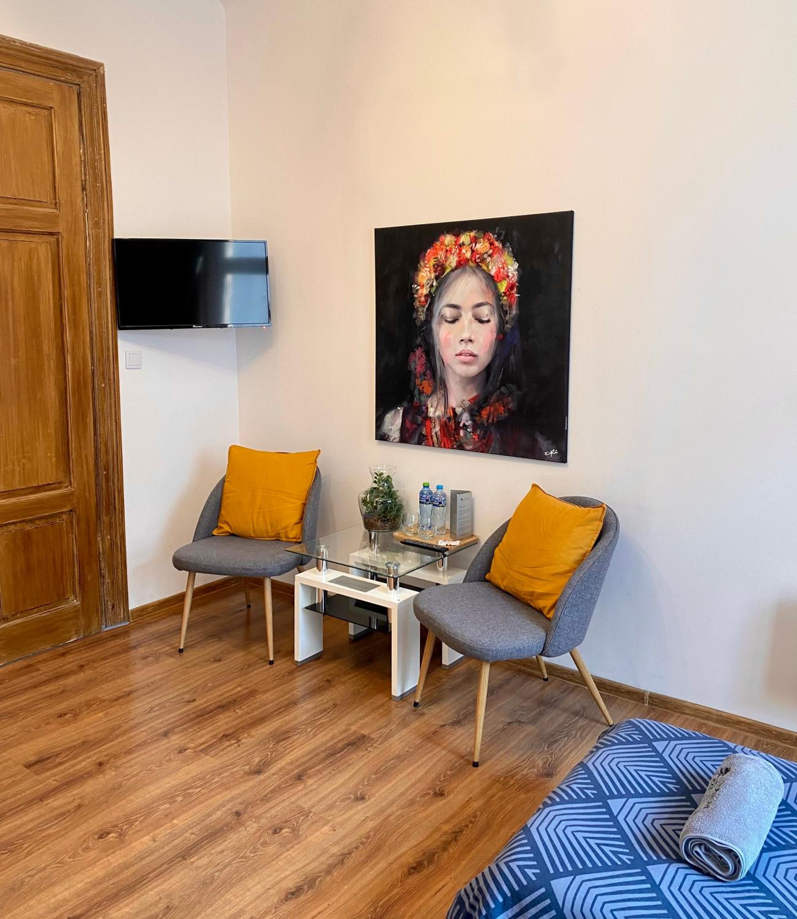 Double Room - Photo 4