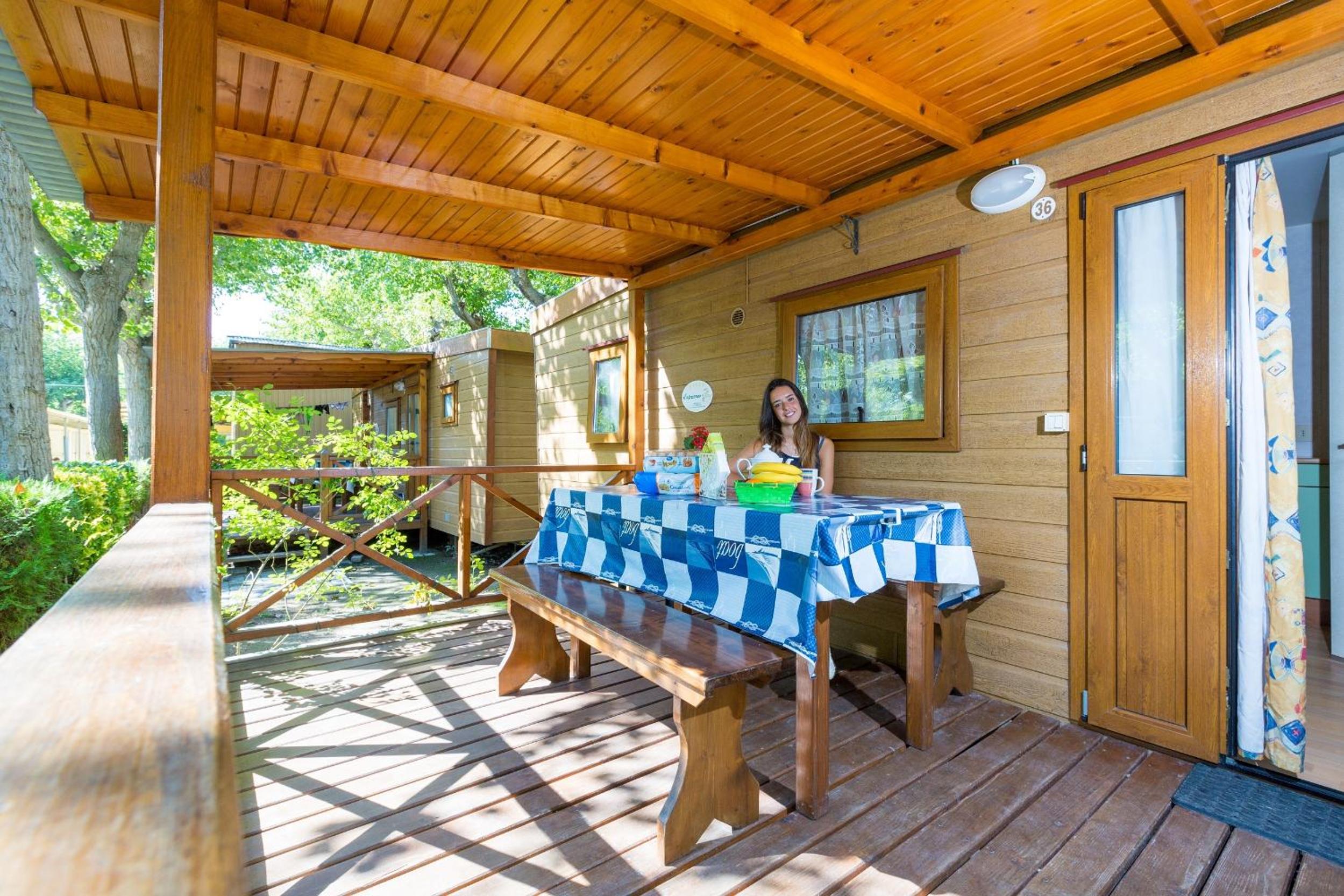 Mobile Home - Photo 21
