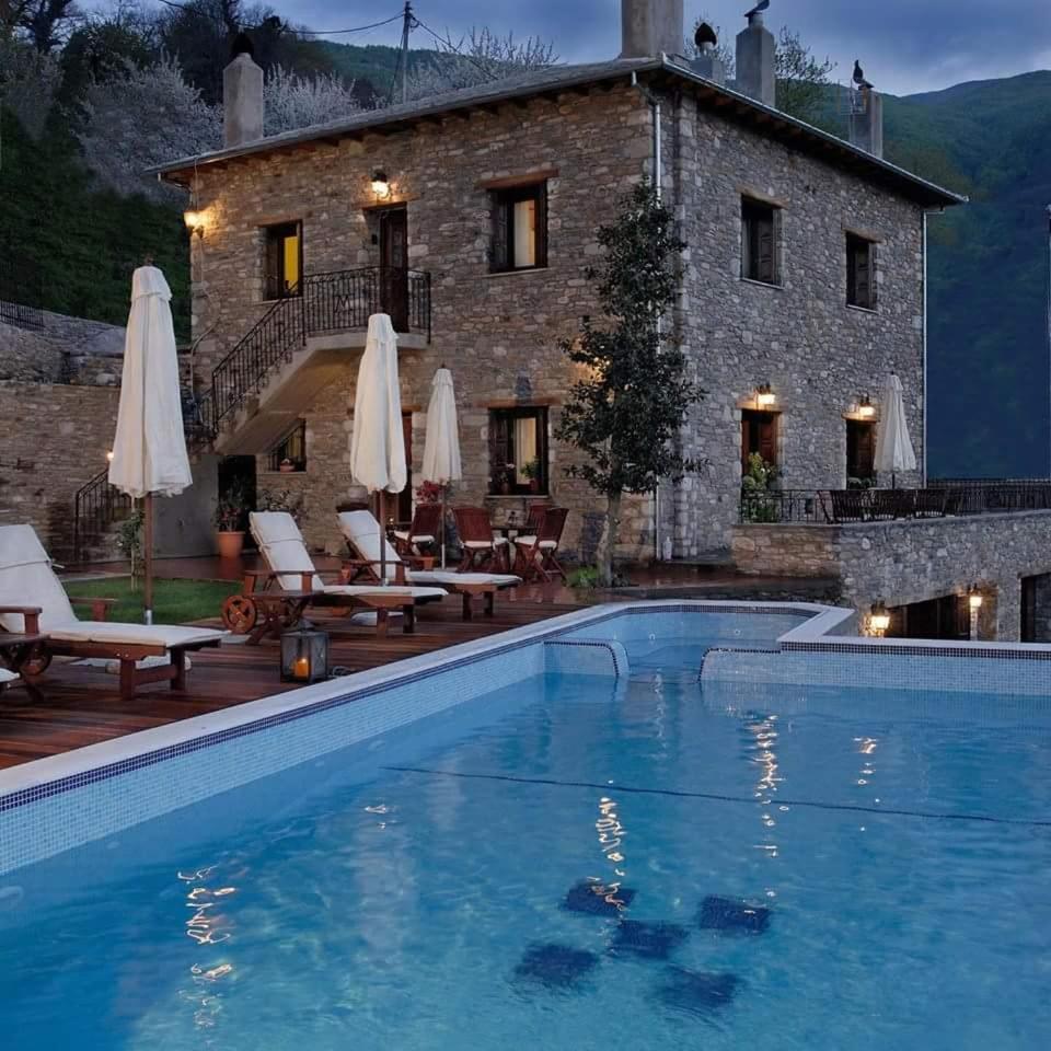 Villa with Private Pool - Photo 37