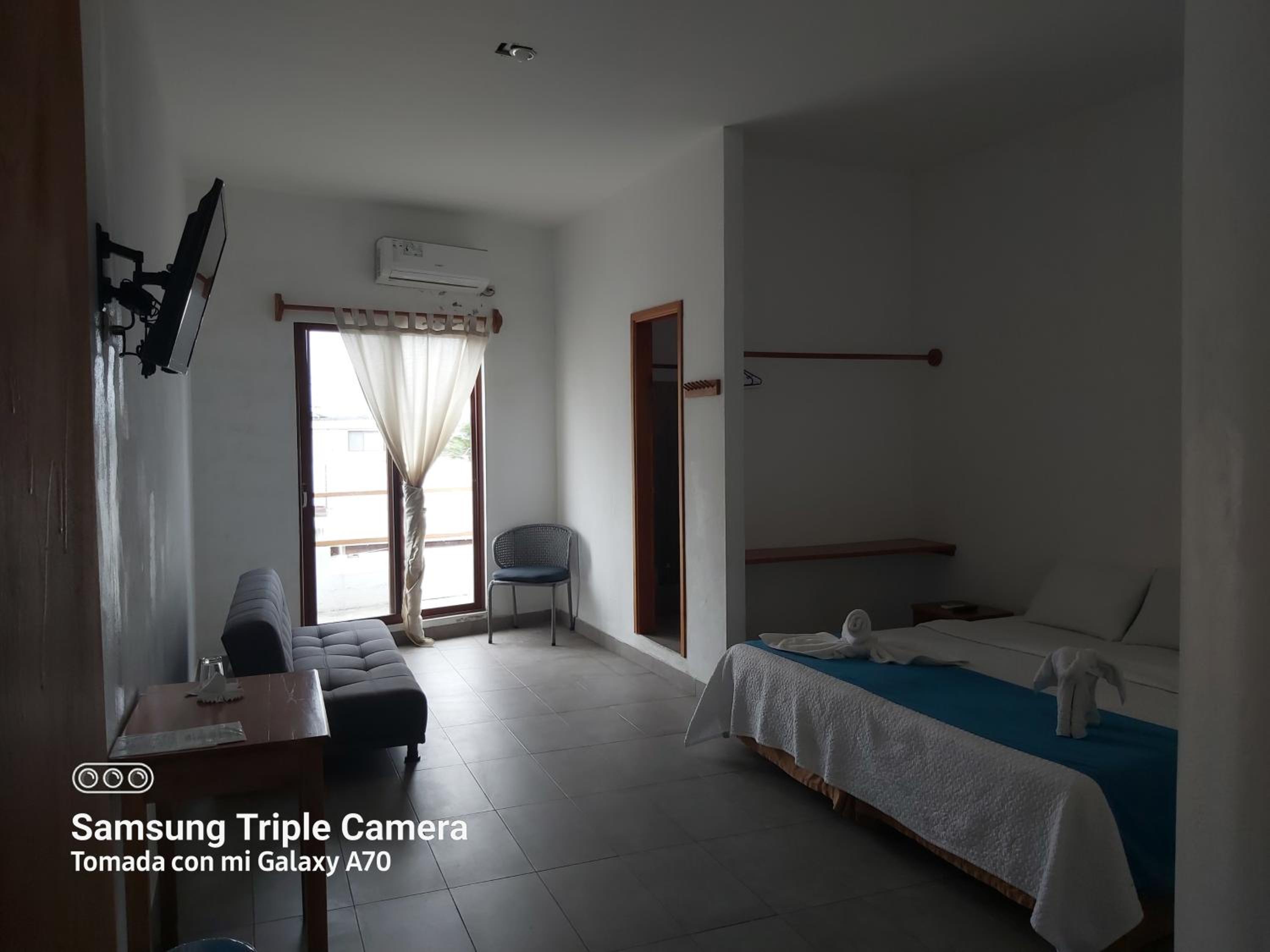 Deluxe King Room photo 2