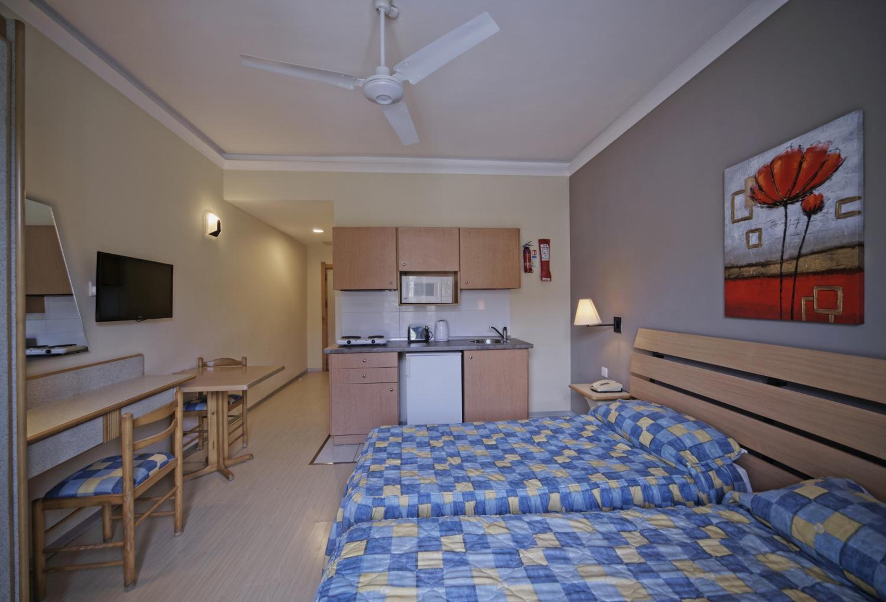 Studio (2 Adults)