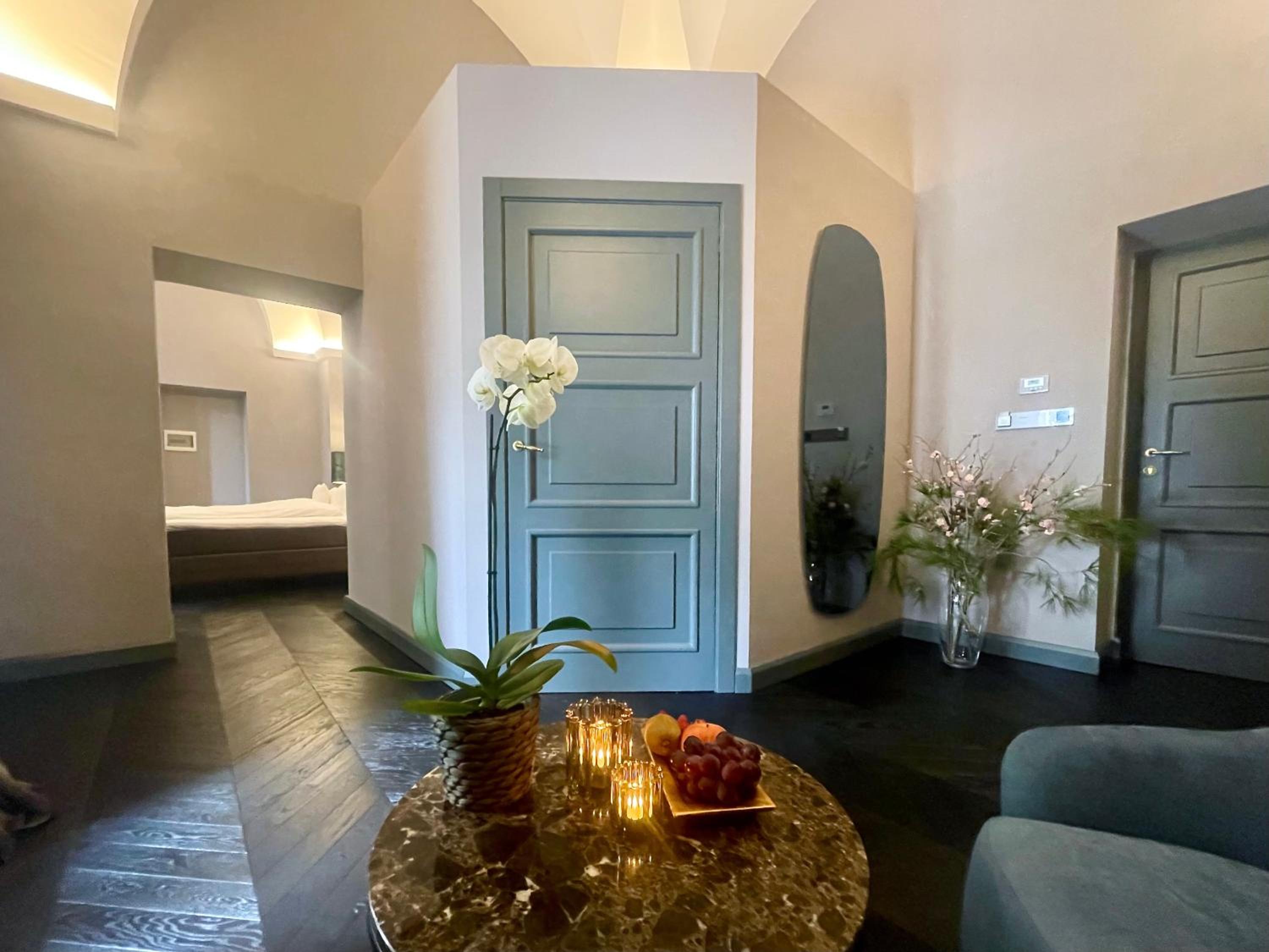 Deluxe Suite - Photo 5