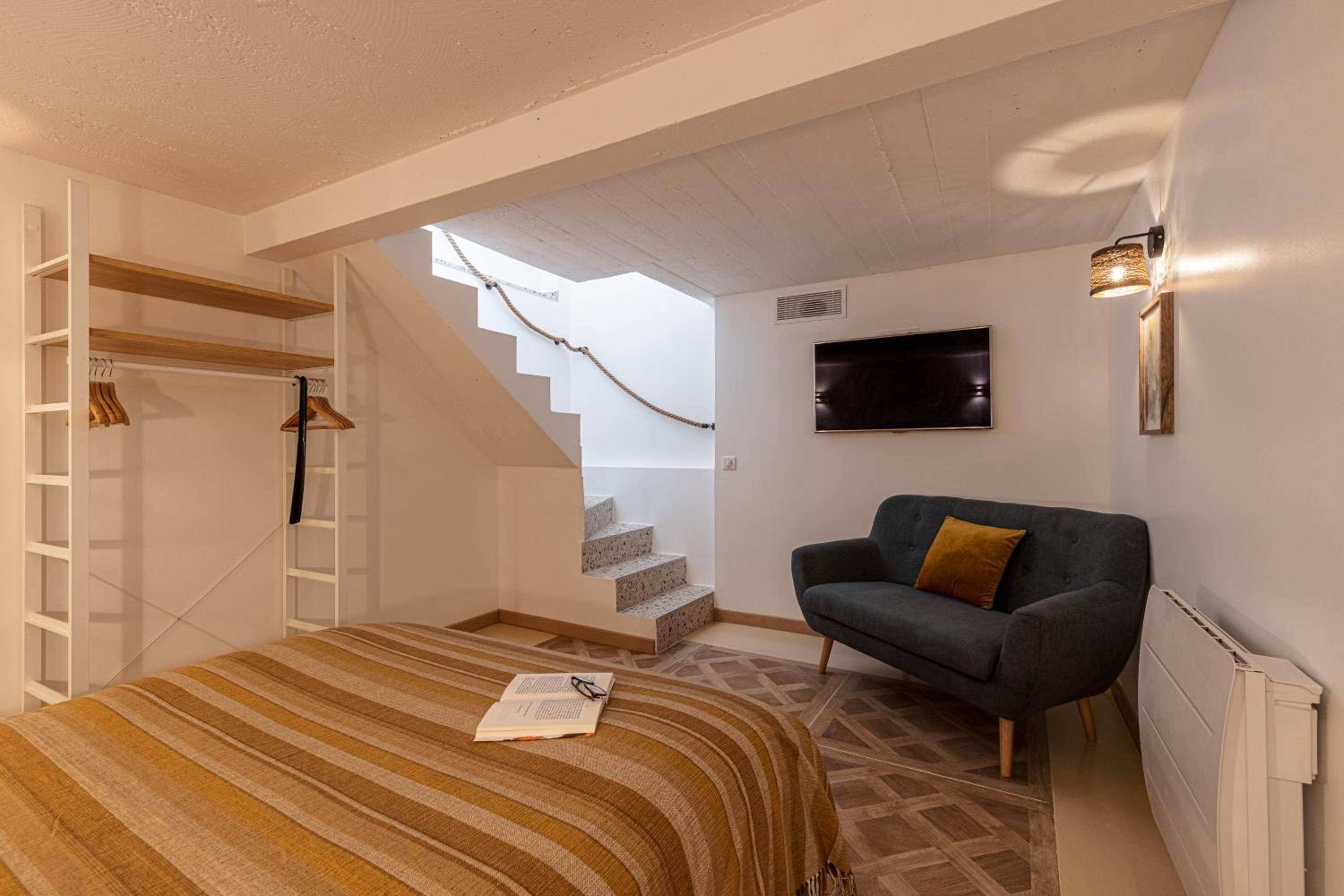 Apartment - Split Level