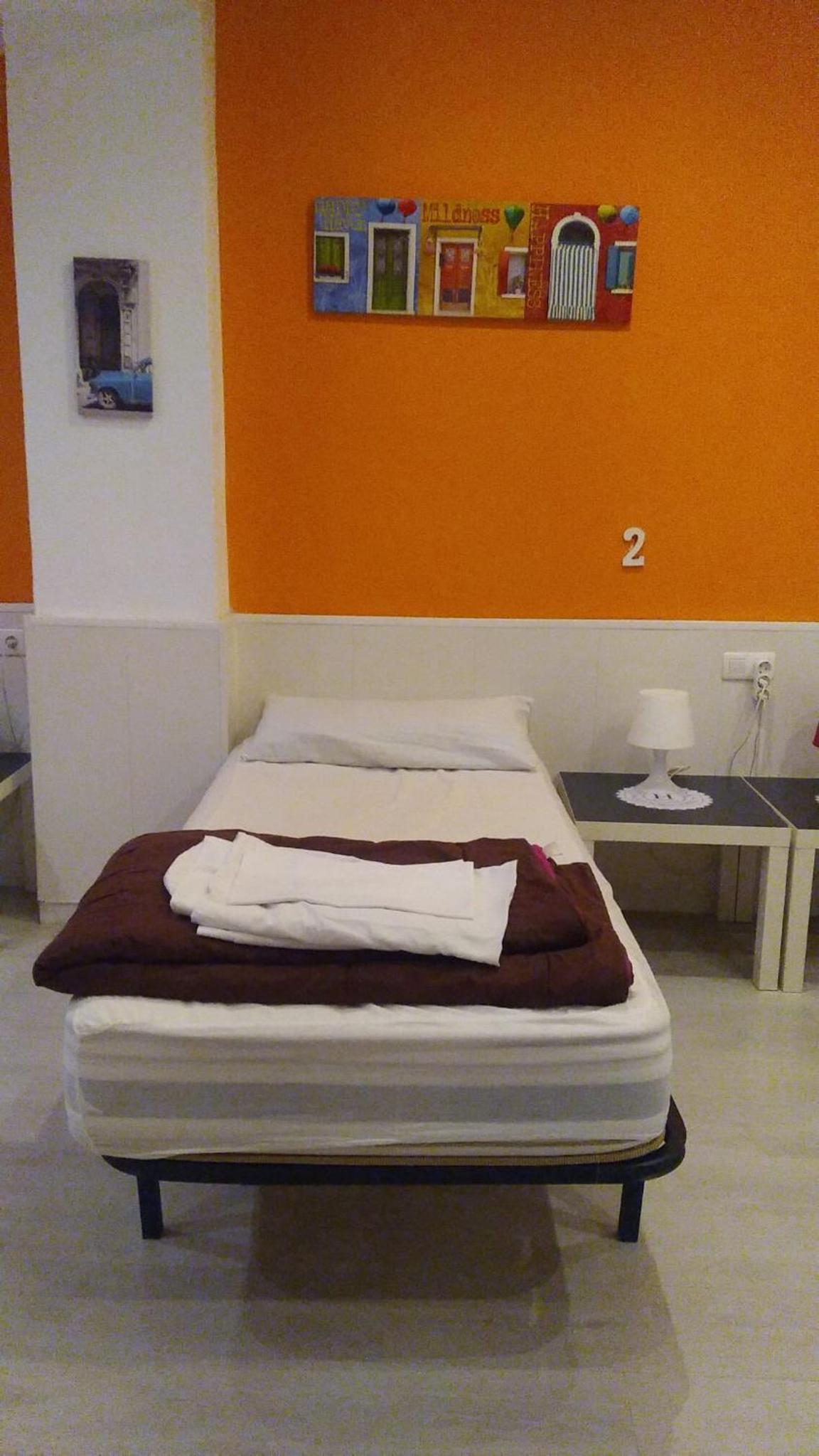 Single Bed in 6-Bed Dormitory Room photo 2