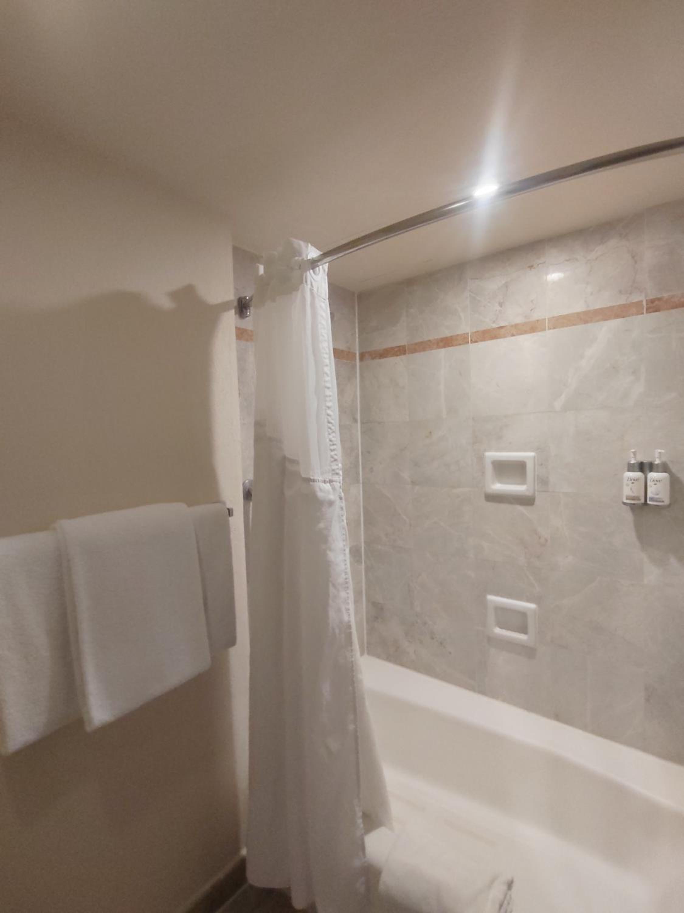 Double Room with Two Double Beds and View - Non-Smoking - Photo 3
