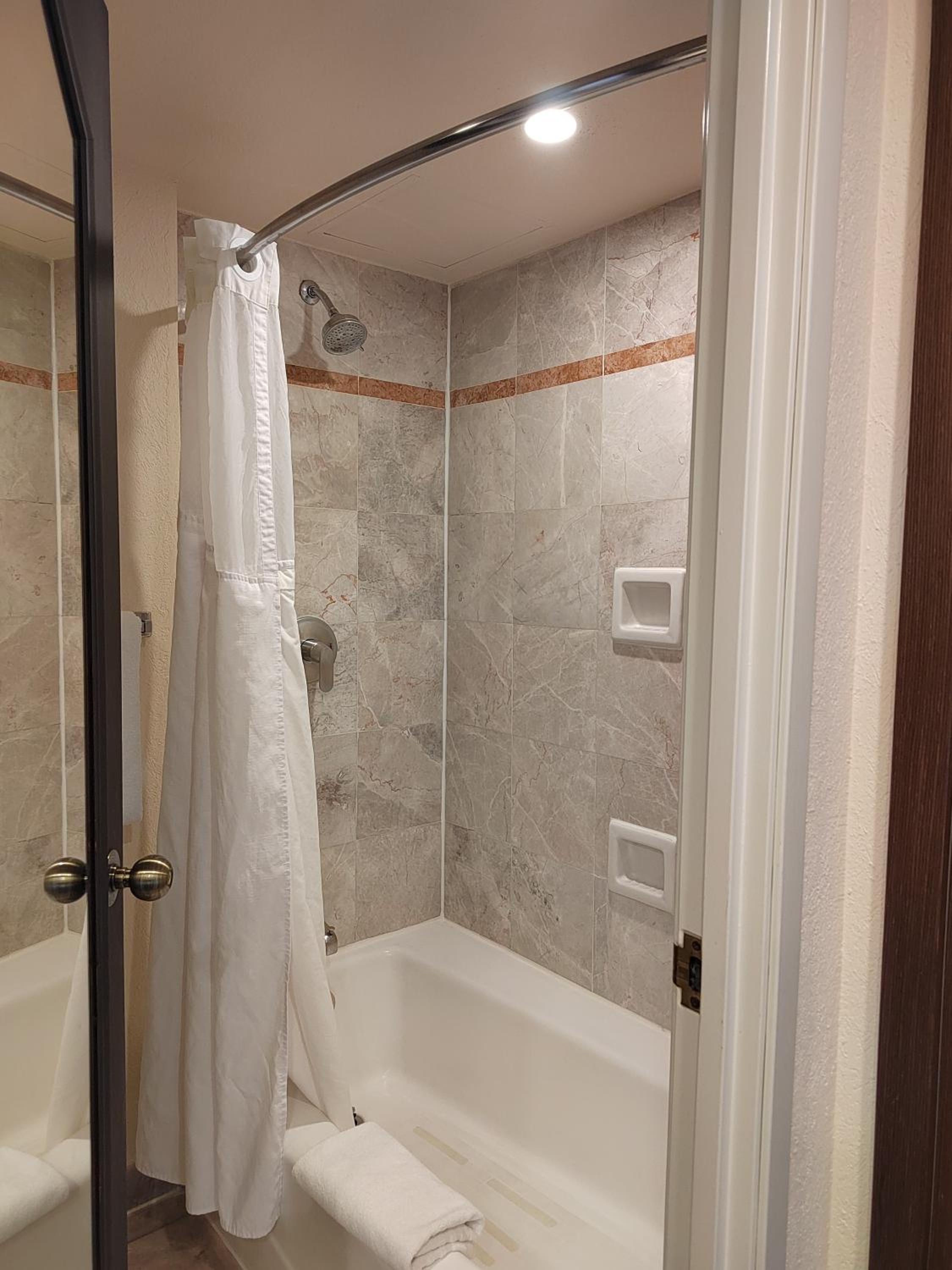 Standard King Room - Photo 3