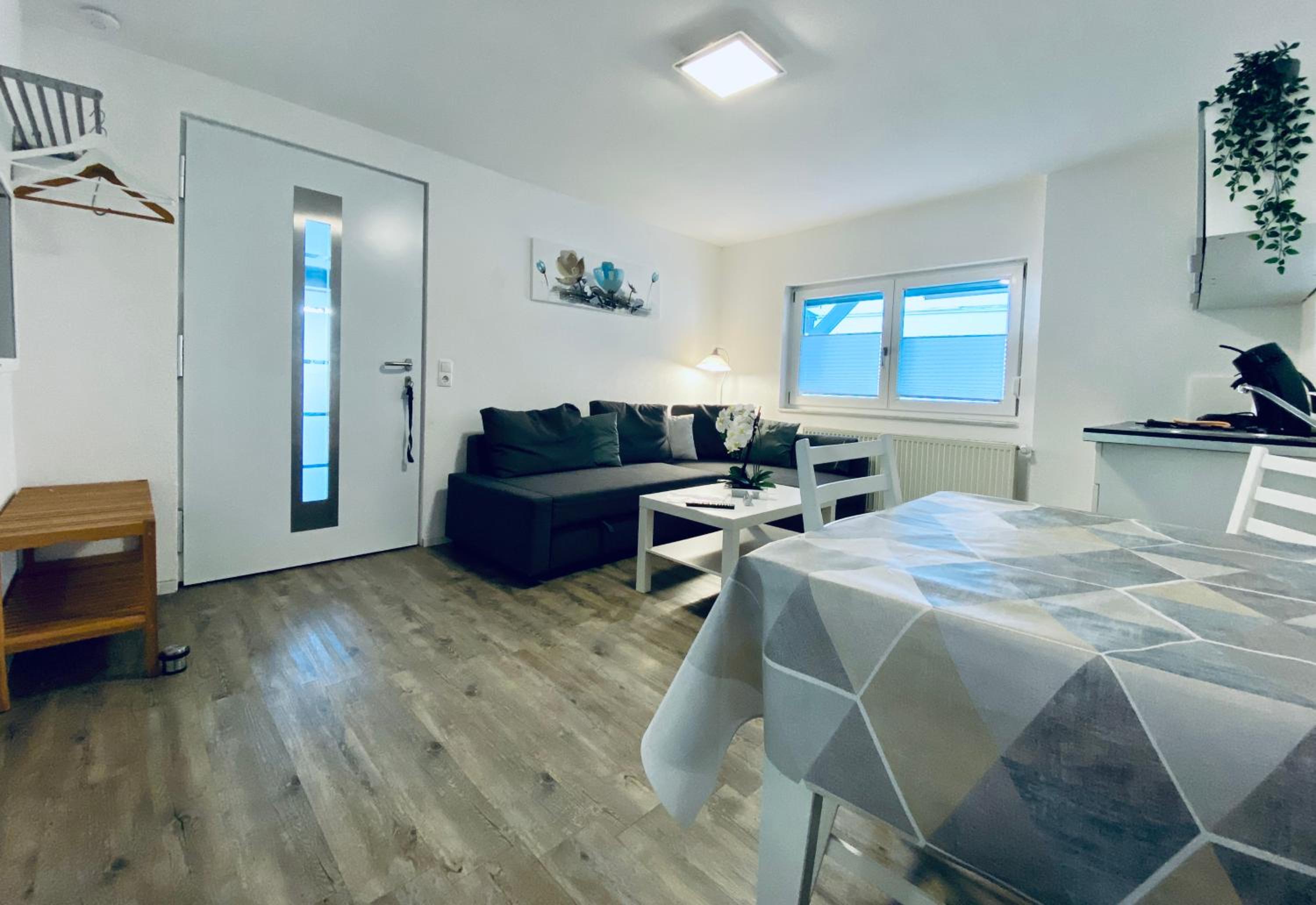 One-Bedroom Apartment photo 1
